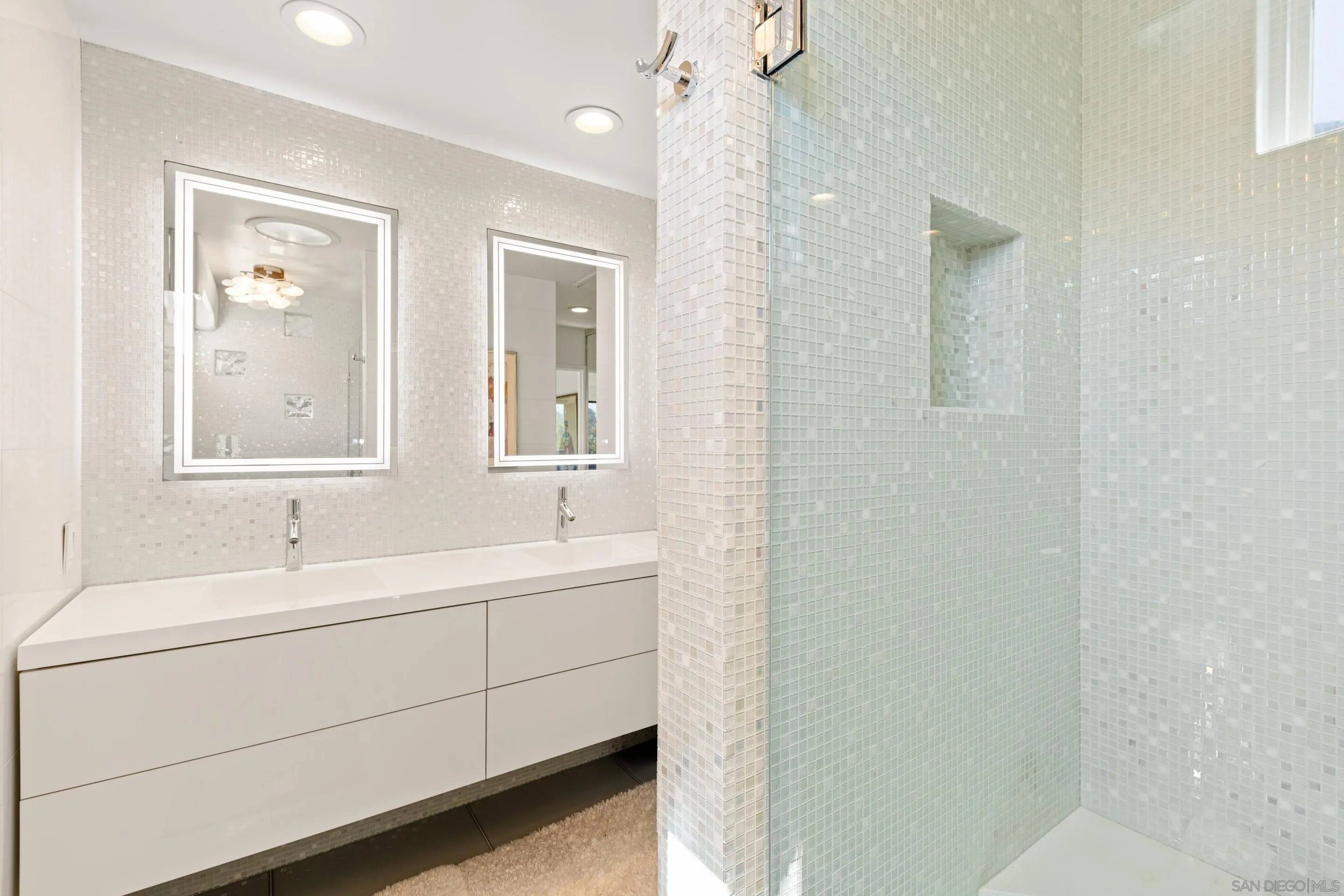 Photo #23: 250033490 Listing: Photo #23