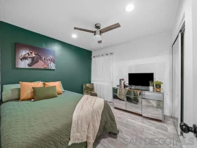 https://cdn.realtyfeed.com/cdn/127/250033494/6f97bbb16a3e4d168970052387dabab4.webp