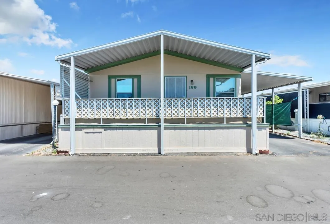 https://cdn.realtyfeed.com/cdn/127/250033496/333593a0775c38ab17f576626770a036.webp