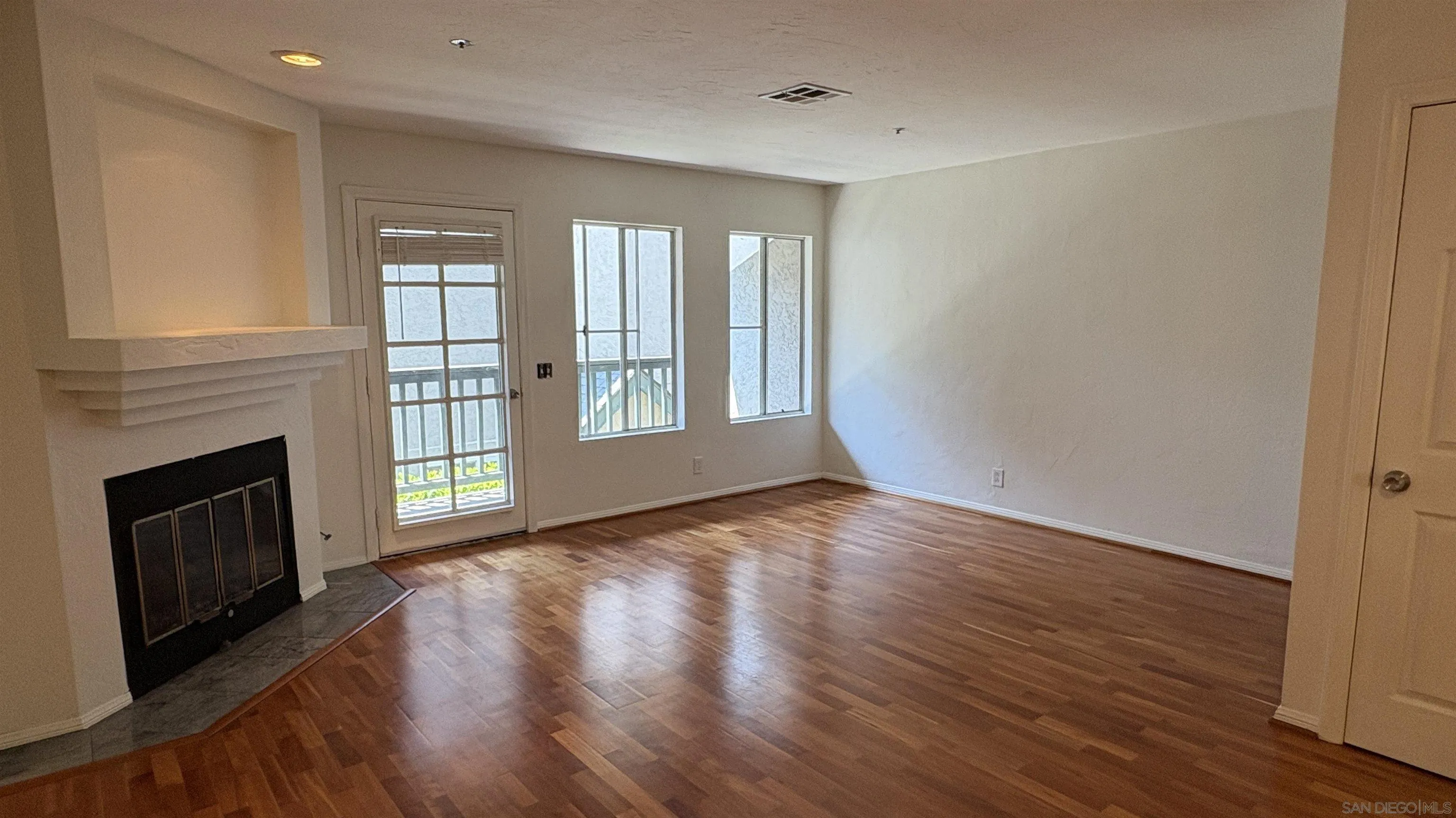 Photo #8: 250033500 Listing: Photo #8