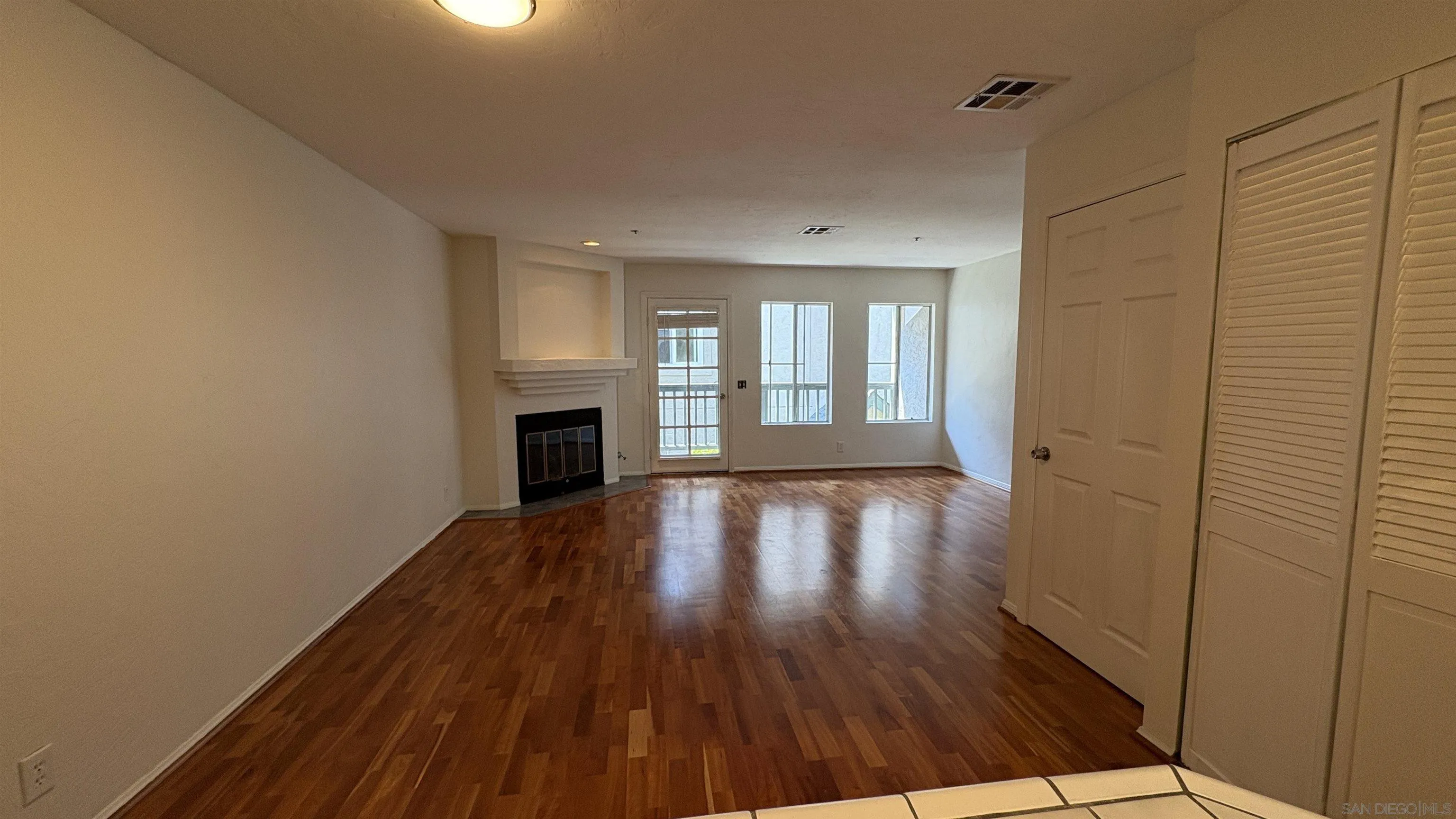 Photo #13: 250033500 Listing: Photo #13