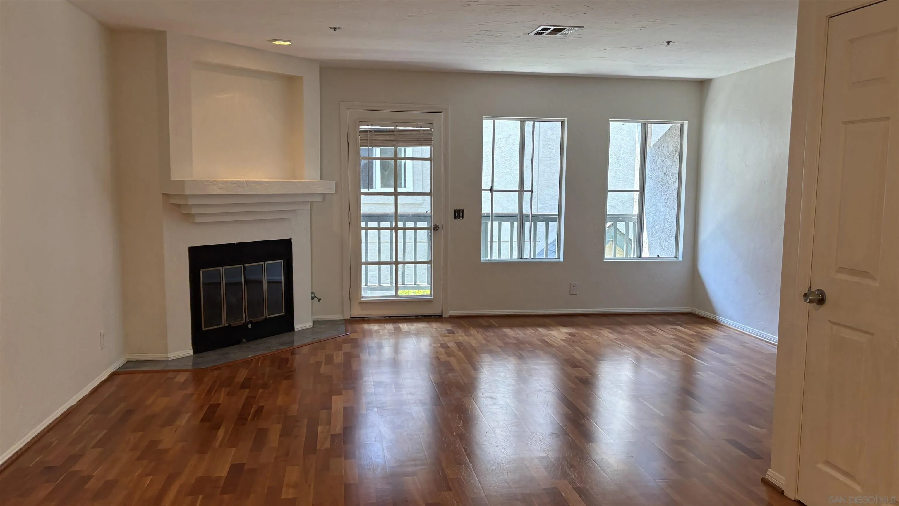Photo #7: 250033500 Listing: Photo #7