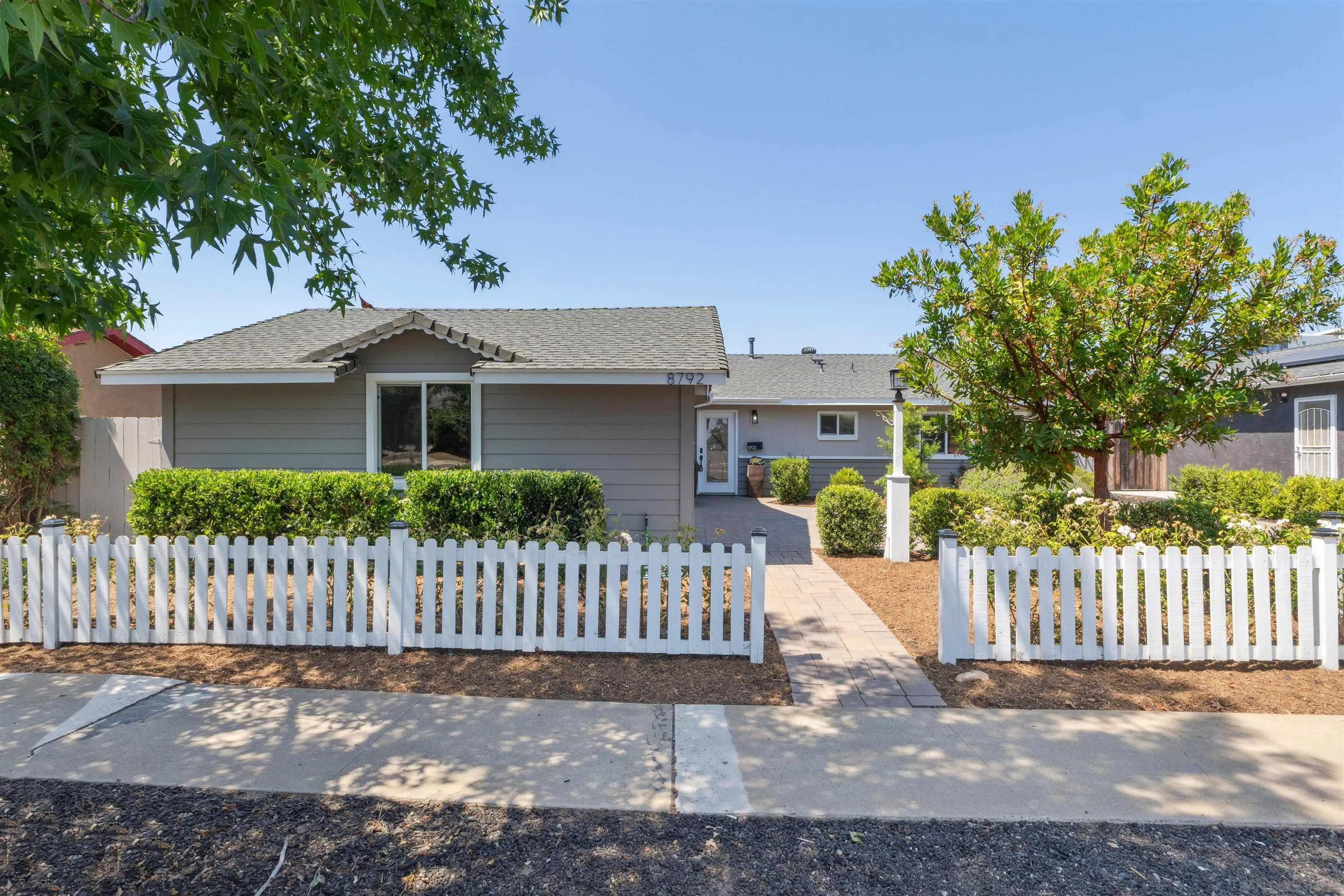 https://cdn.realtyfeed.com/cdn/127/250033503/033fd940a9b999d545160ad40778a100.webp