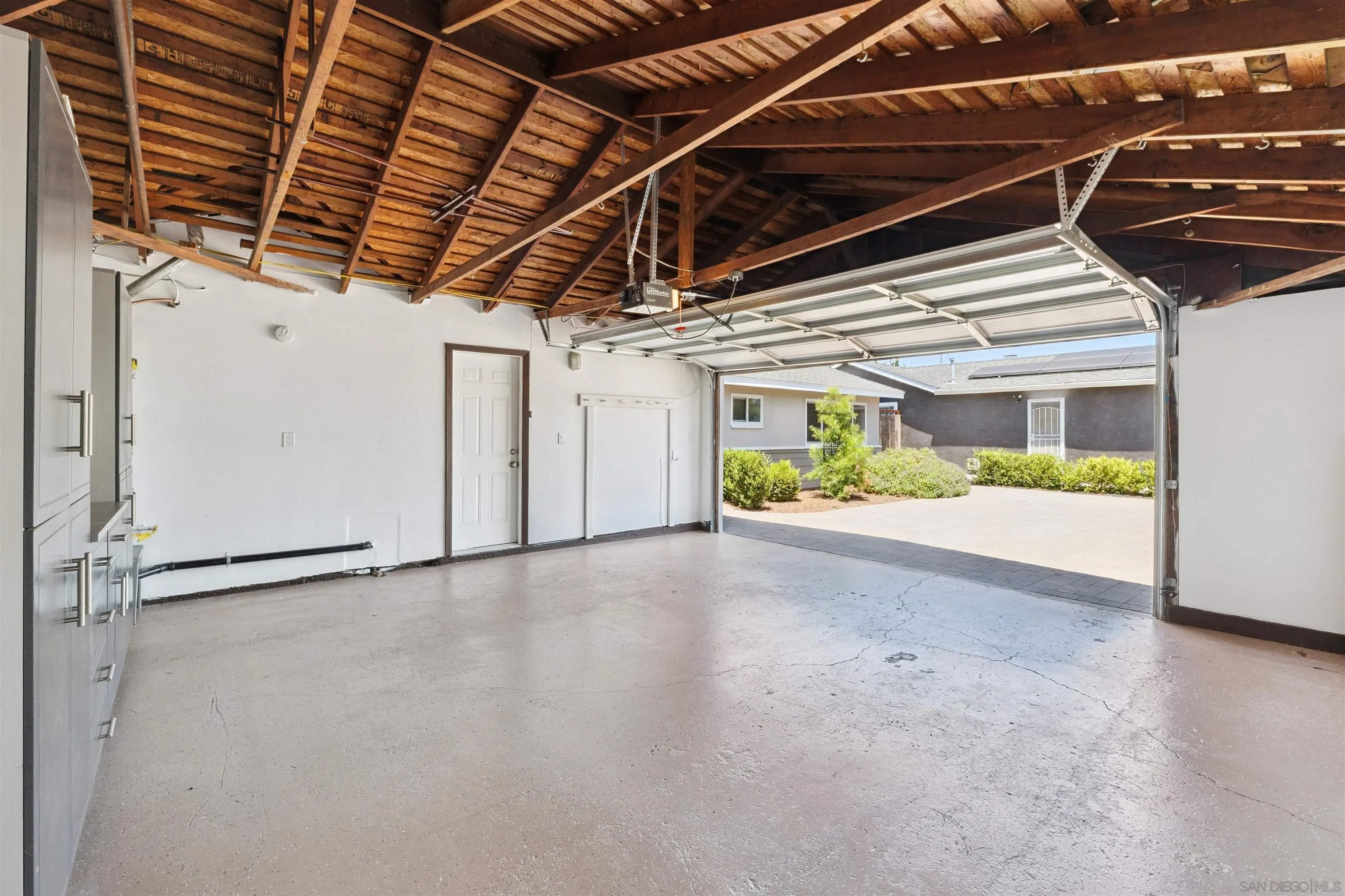 https://cdn.realtyfeed.com/cdn/127/250033503/0c105543208d99550aadd59455b4b5a1.webp