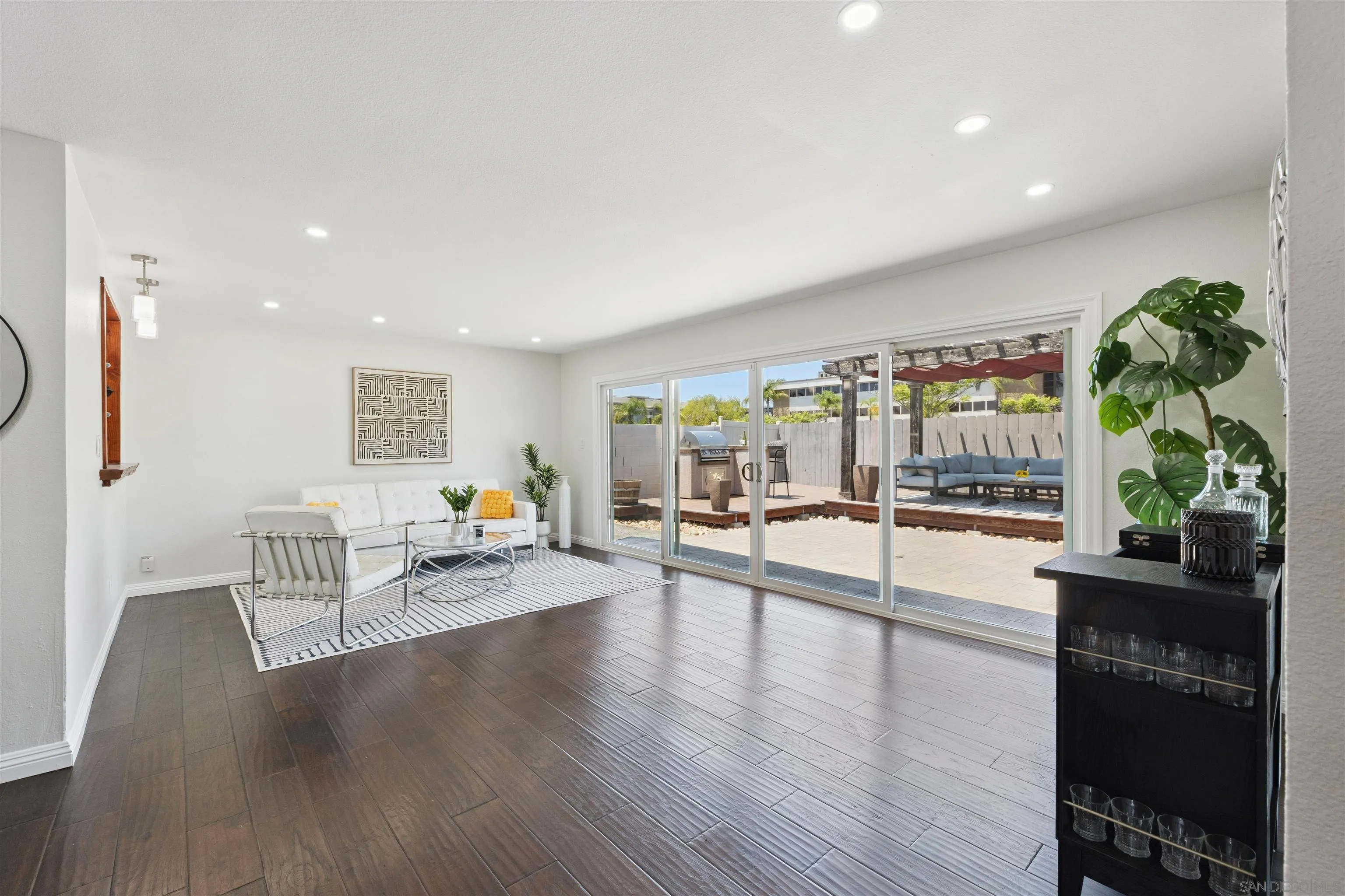 https://cdn.realtyfeed.com/cdn/127/250033503/4c601d7ef783692801c46c89d37987f4.webp