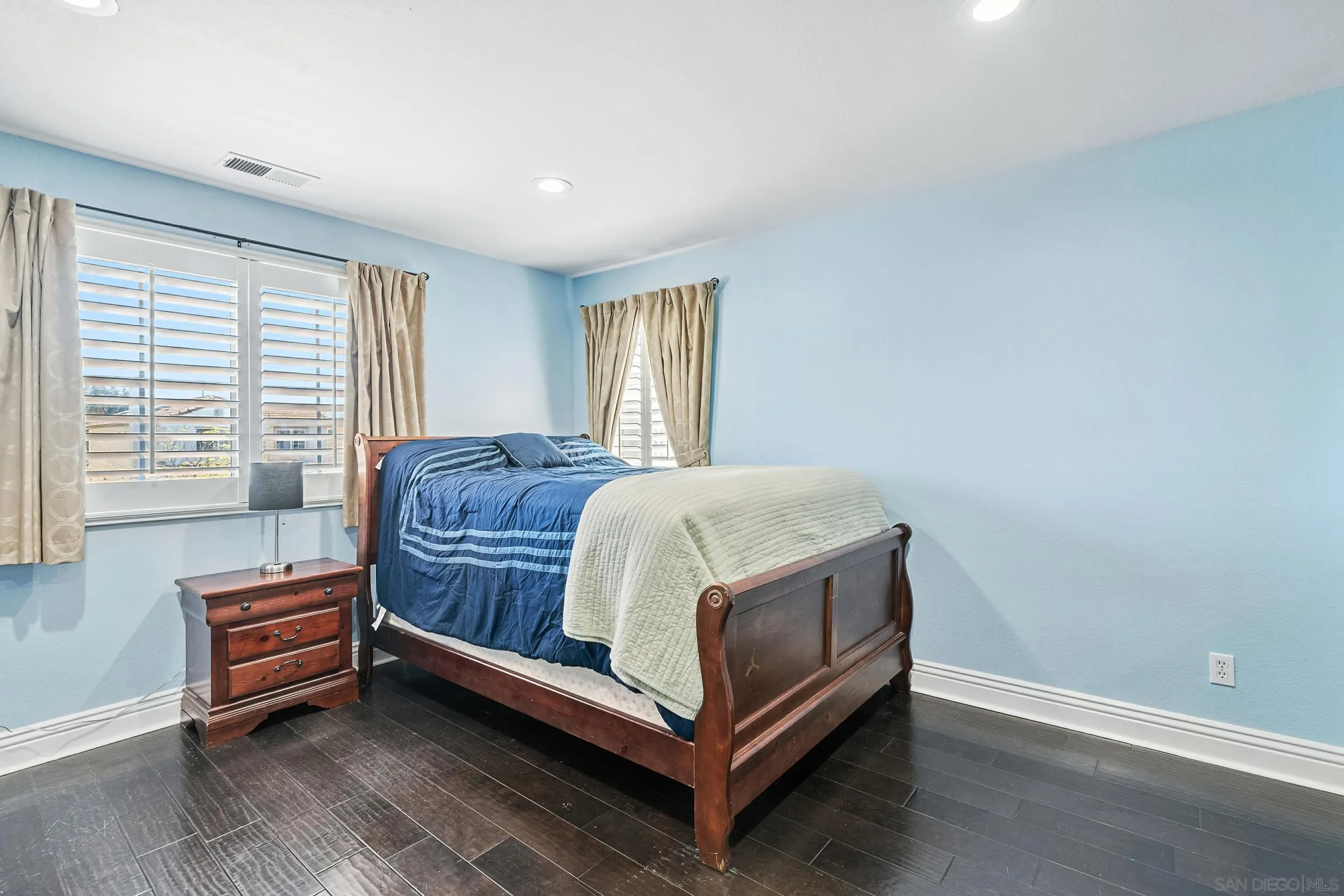 https://cdn.realtyfeed.com/cdn/127/250033505/f1910f77d84ae66ca1919d8c34db7a99.webp