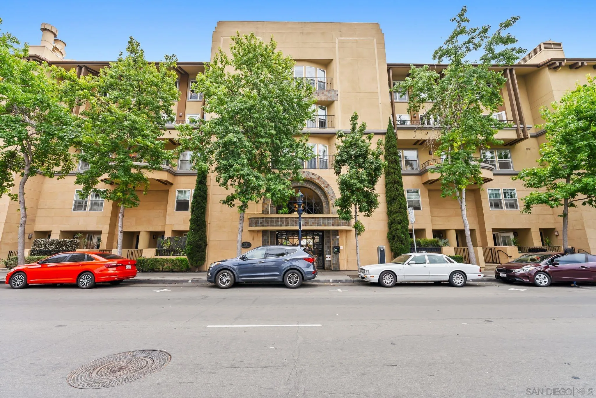 More Details about MLS # 250033509 : 301 W G ST UNIT 112