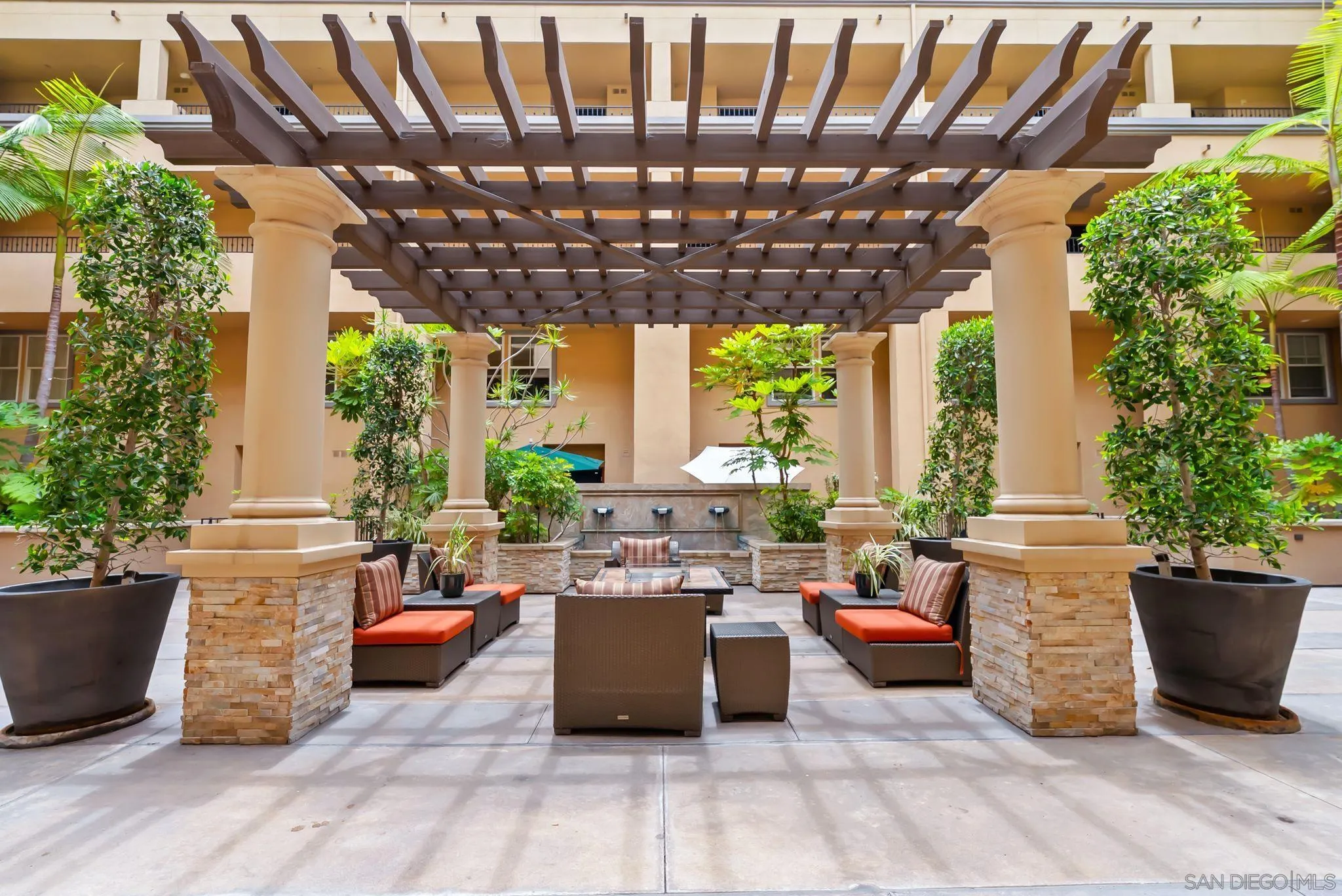 Photo #2: 250033509 Listing 
