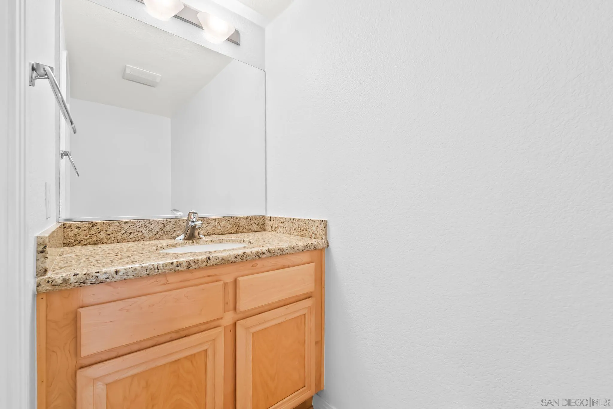 Photo #12: 250033509 Listing: Photo #12