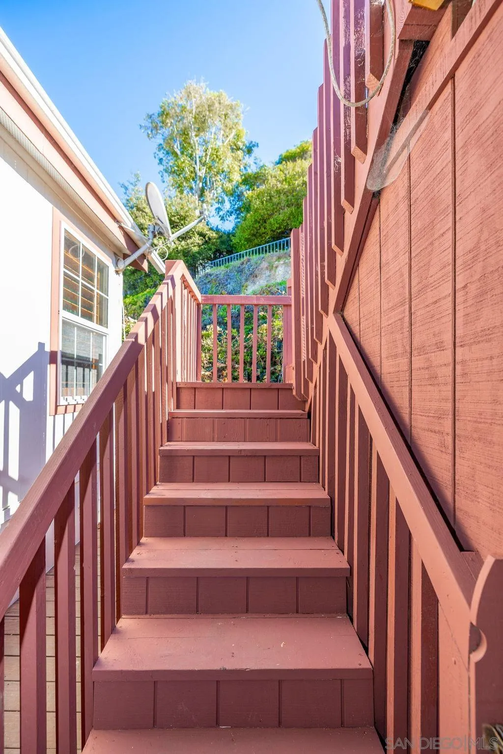 https://cdn.realtyfeed.com/cdn/127/250033515/39f27b8c436433d3c5294c58823a3a9b.webp