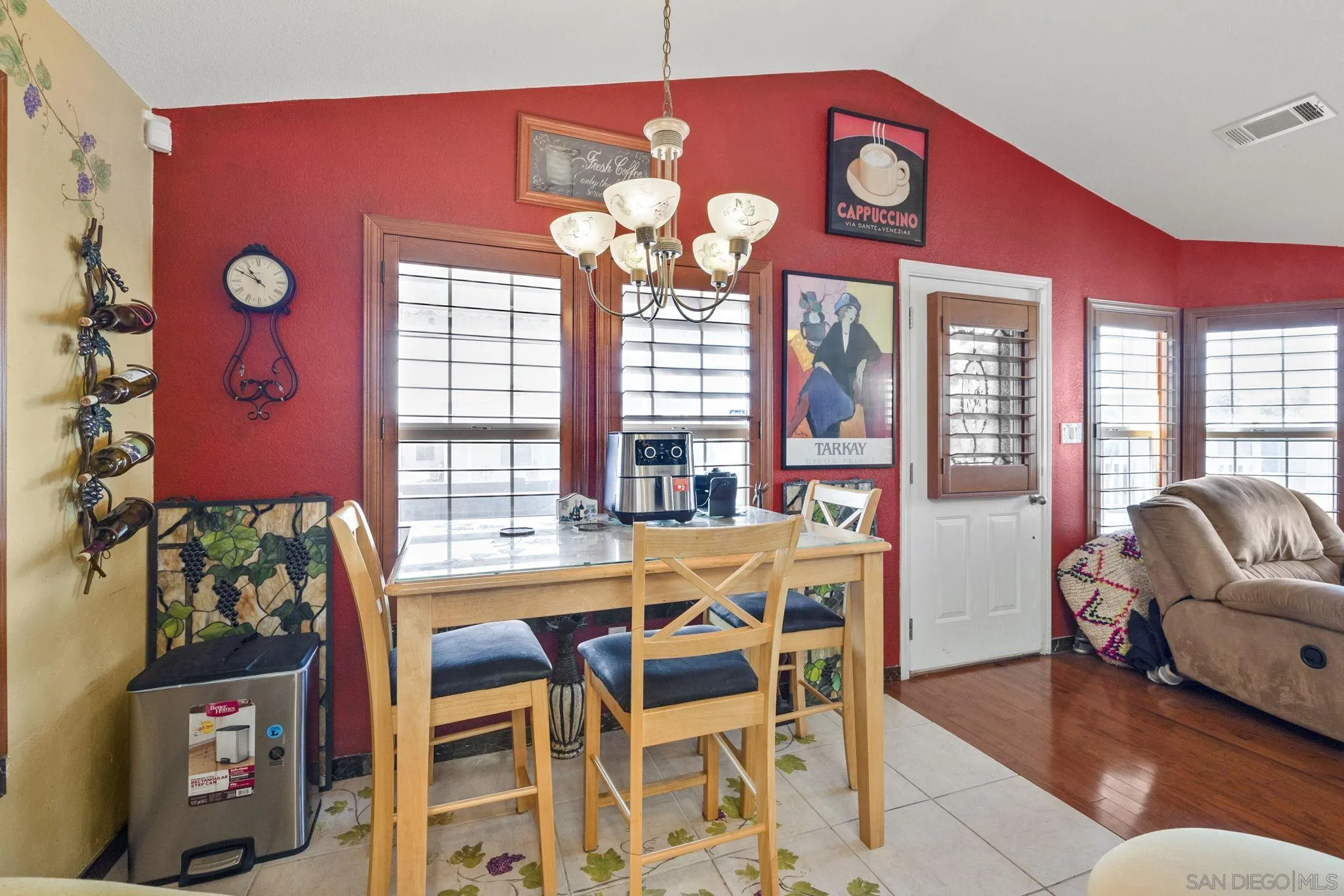 https://cdn.realtyfeed.com/cdn/127/250033515/7e7c50bea501a2b9a51efe738de549c4.webp