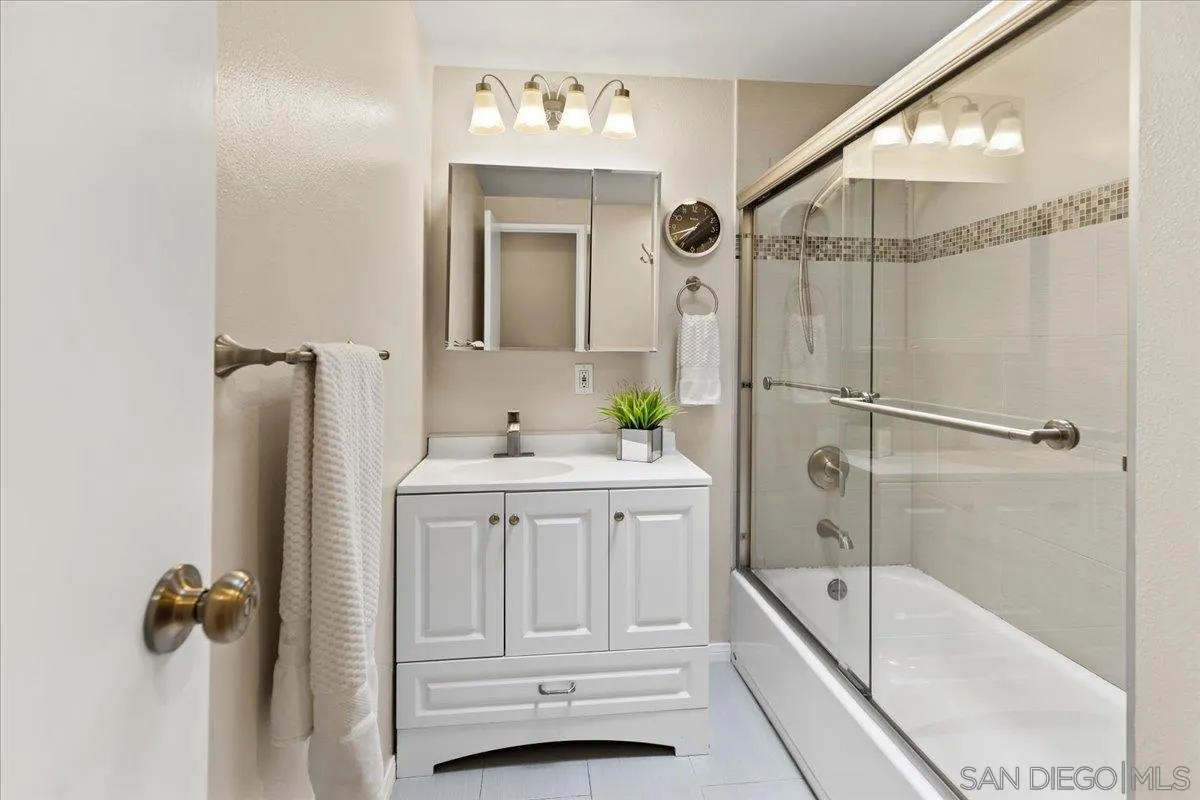 https://cdn.realtyfeed.com/cdn/127/250033516/8063670e88a2613659ded5bd19e0601b.webp