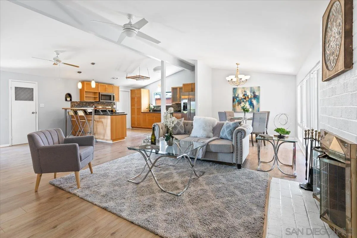 https://cdn.realtyfeed.com/cdn/127/250033516/c7a3f10fe6f5b4ce6b3655bf644a4a06.webp
