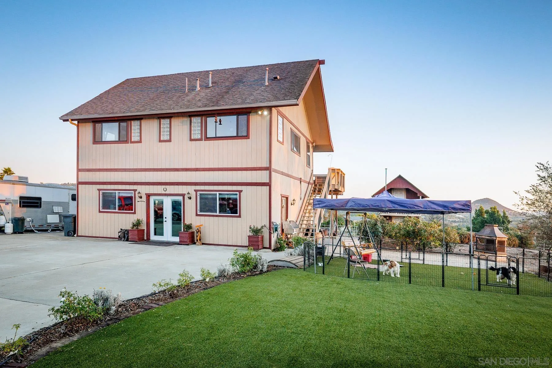 https://cdn.realtyfeed.com/cdn/127/250033520/df19d05070cfa310f08daad117a47d2c.webp