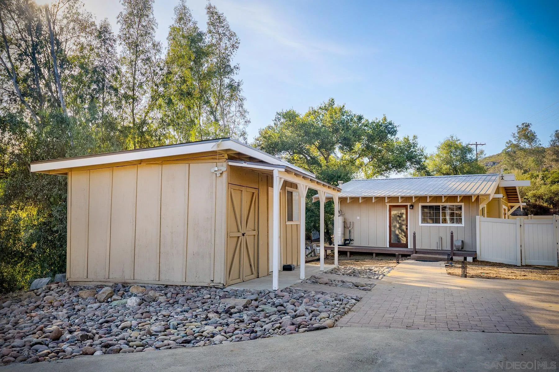 https://cdn.realtyfeed.com/cdn/127/250033521/1ca96ee7afe6b6c01f00dac104ff709b.webp
