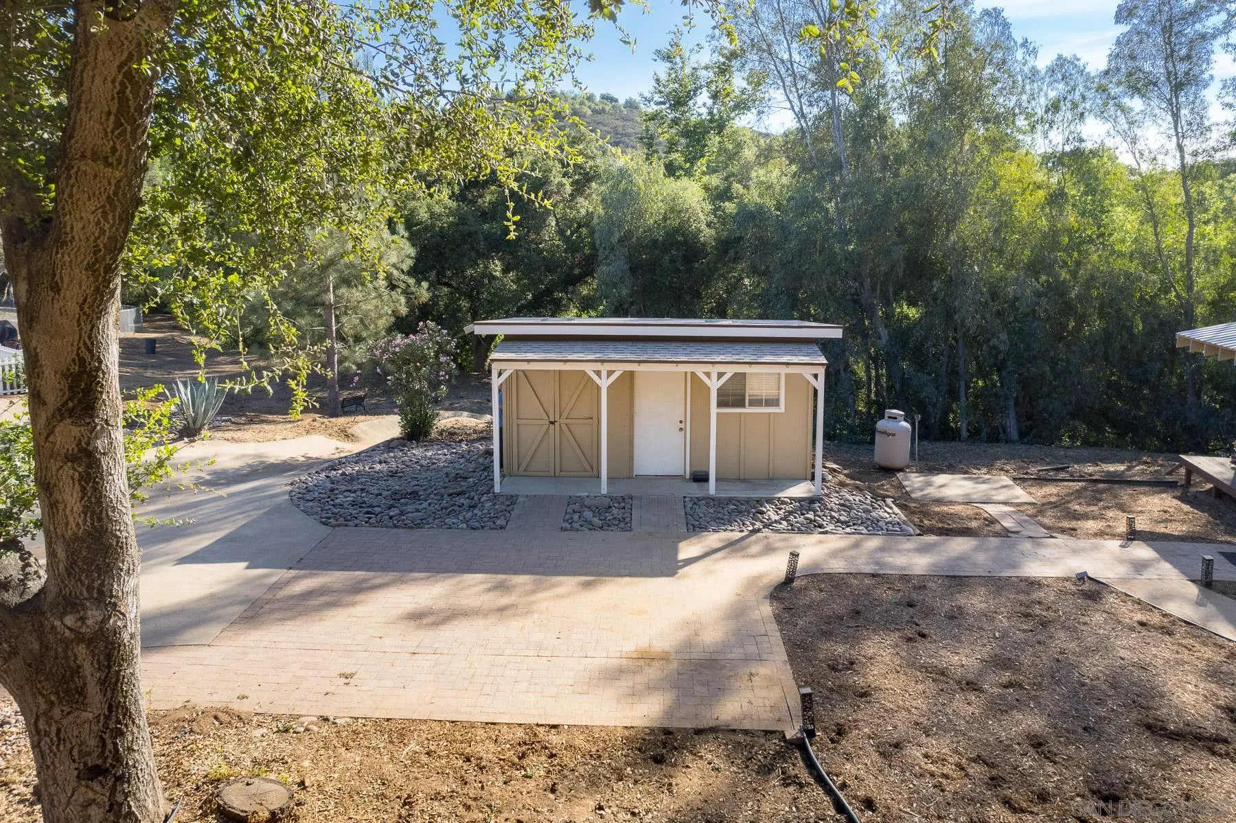 https://cdn.realtyfeed.com/cdn/127/250033521/3adfb47f75c245e6d25b6cf6de72ebb8.webp