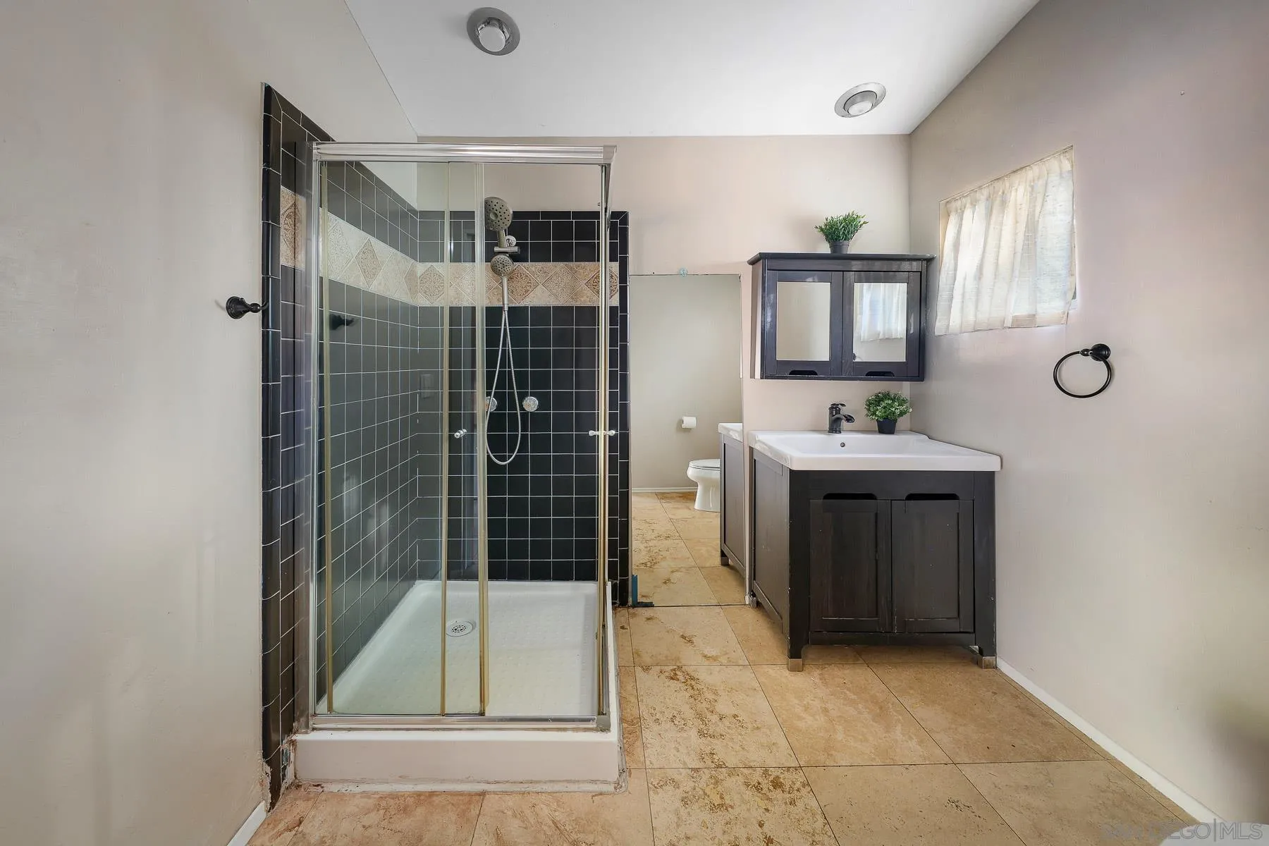 https://cdn.realtyfeed.com/cdn/127/250033521/4c3c28ed7756fed383b40124689adf74.webp