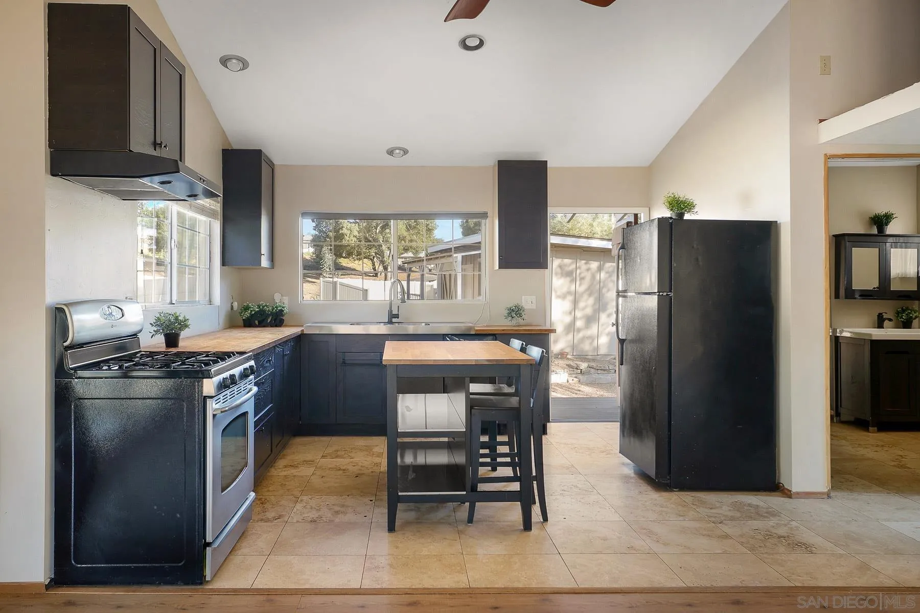https://cdn.realtyfeed.com/cdn/127/250033521/e2e31f94ce67756eb58f2dc539f64cb4.webp