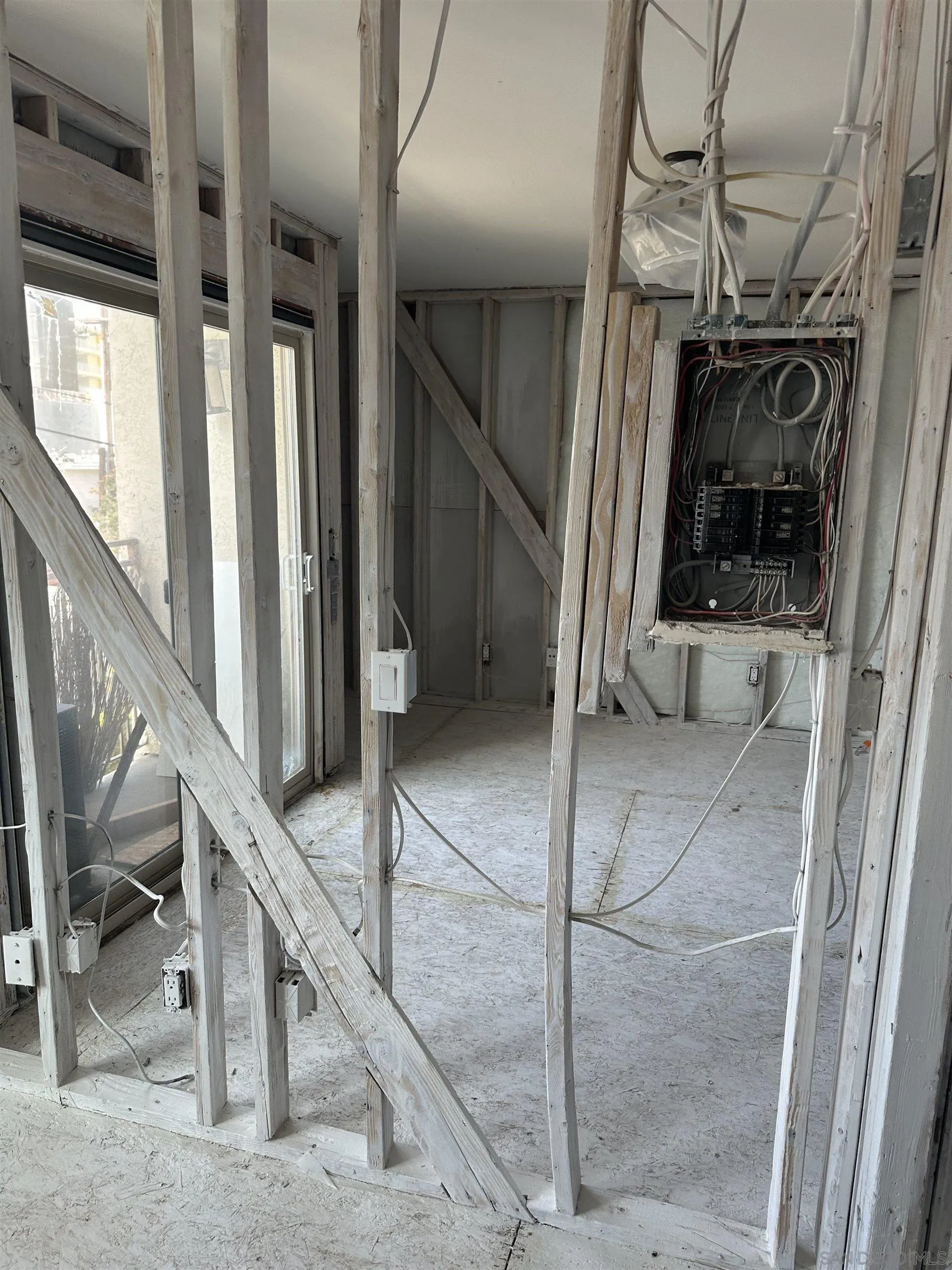 Photo #2: 250033524 Listing 