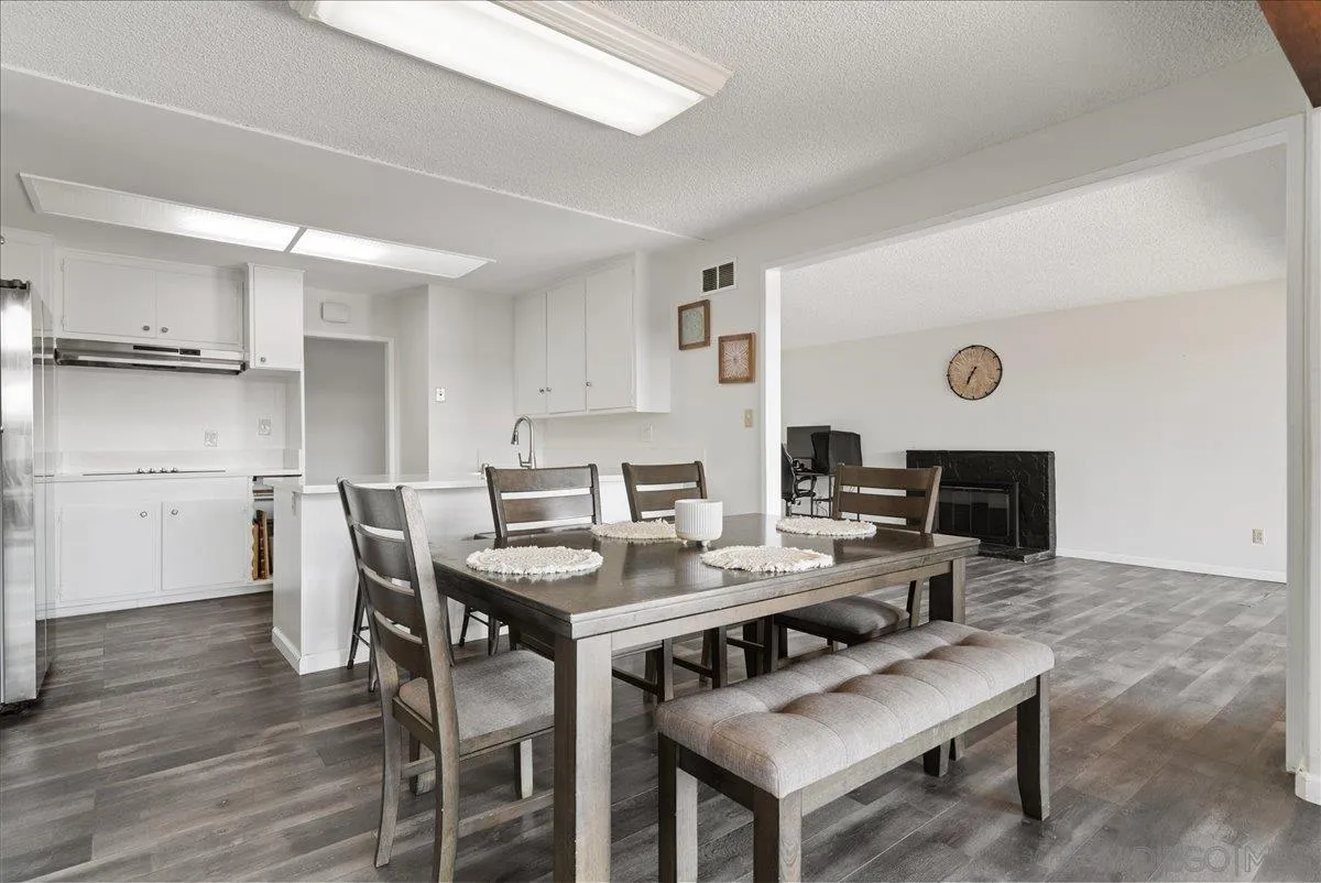 https://cdn.realtyfeed.com/cdn/127/250033525/0879711d77a834d789526702f87fd2d4.webp