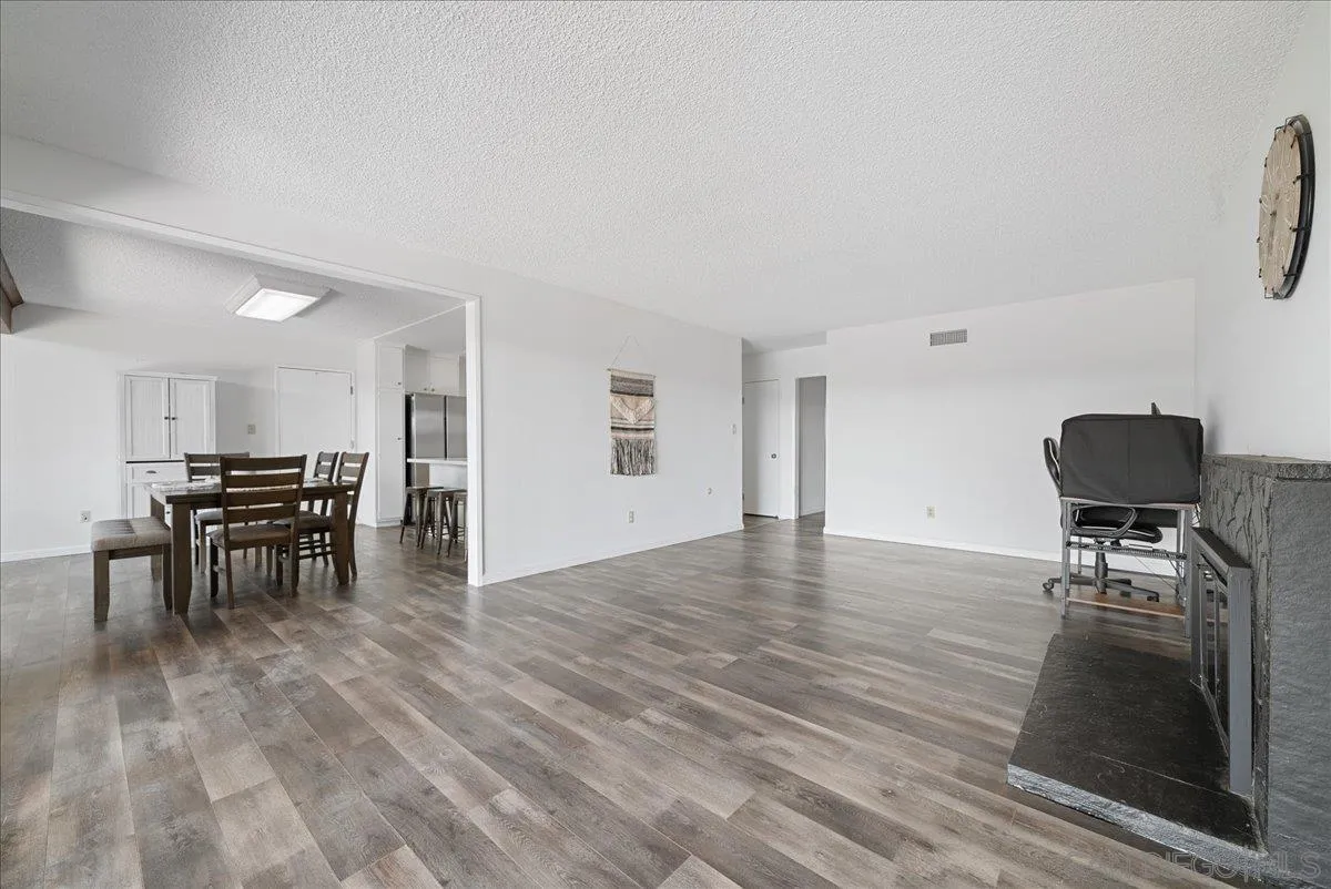 https://cdn.realtyfeed.com/cdn/127/250033525/4516c43dc5fb3f4858024ae01089a61e.webp
