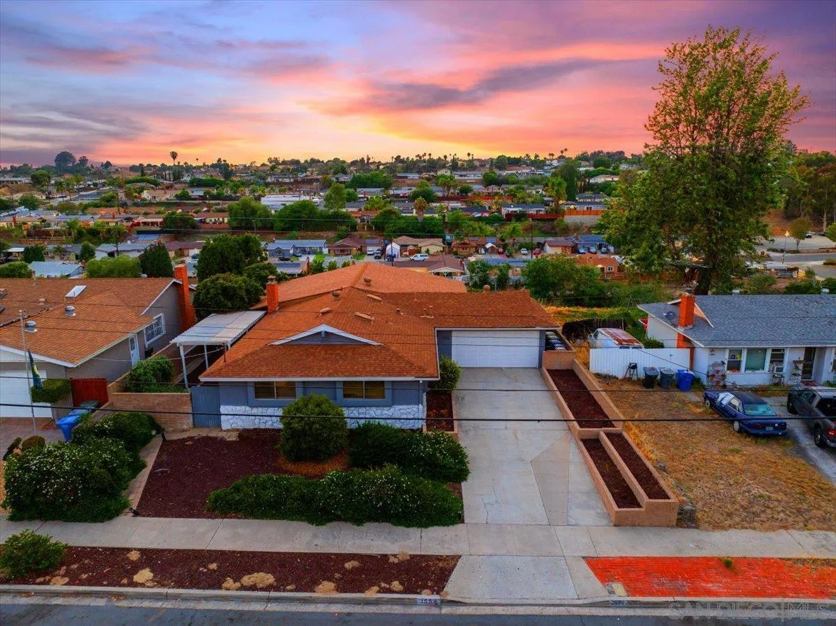 https://cdn.realtyfeed.com/cdn/127/250033525/8f8e3ac2b222f484521a5789e04a469f.webp