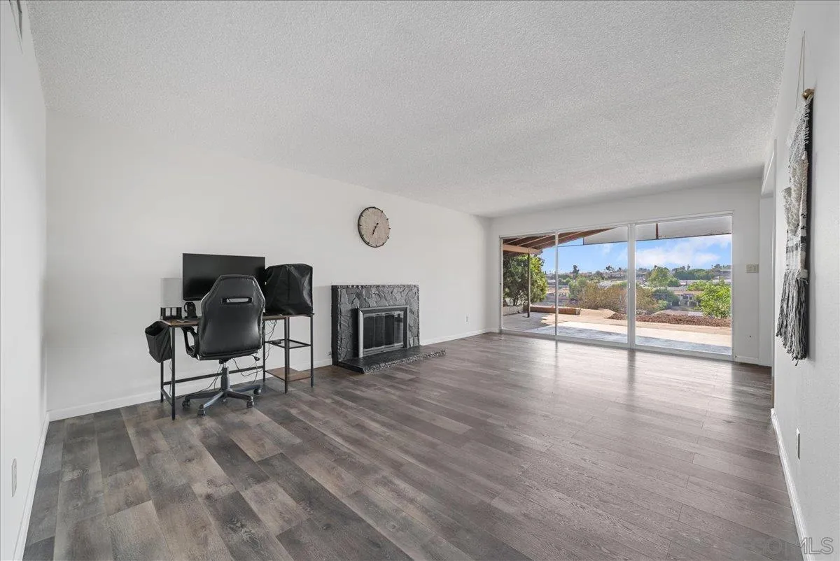 https://cdn.realtyfeed.com/cdn/127/250033525/d2f4a0b410c3e3c0c3c319fecb5bcc35.webp
