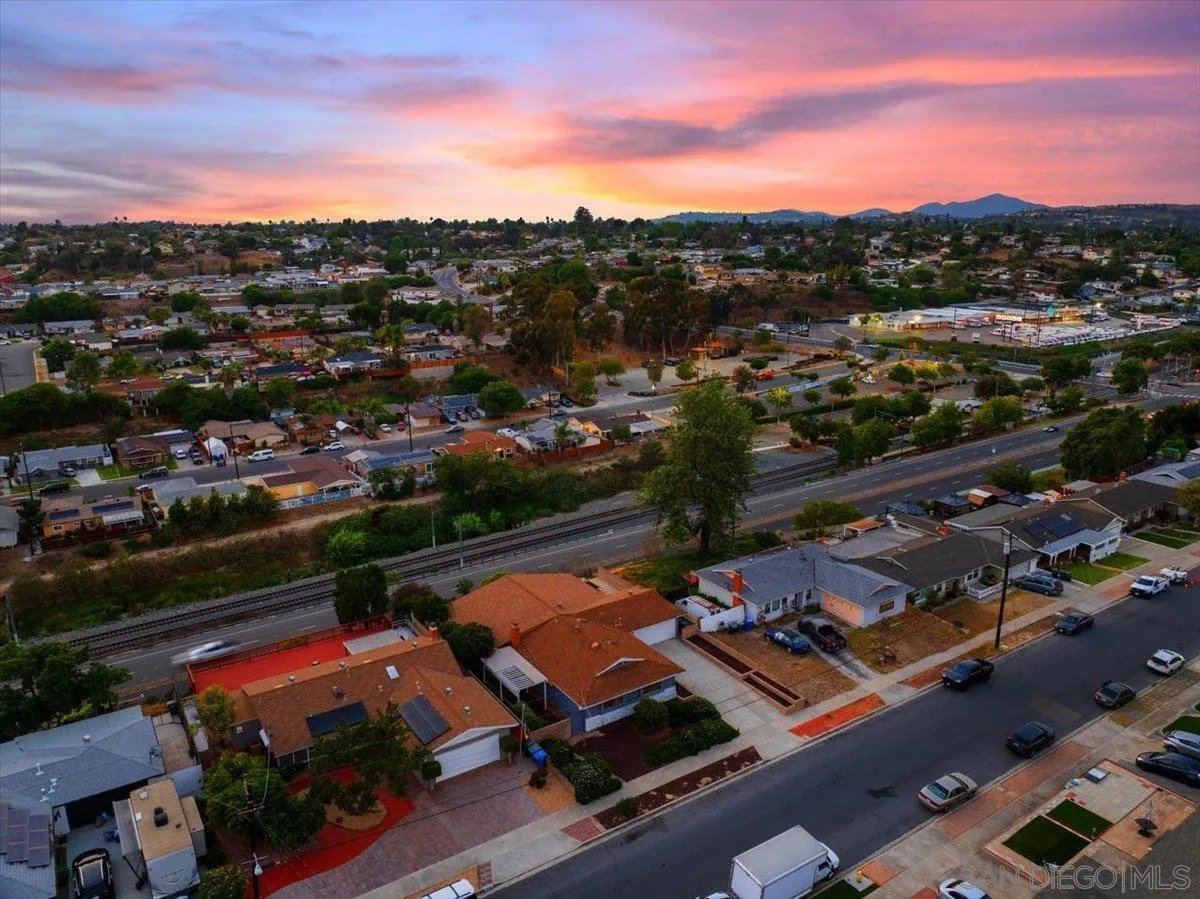 https://cdn.realtyfeed.com/cdn/127/250033525/ec0081ad62a5412c48534028d7c44b4b.webp
