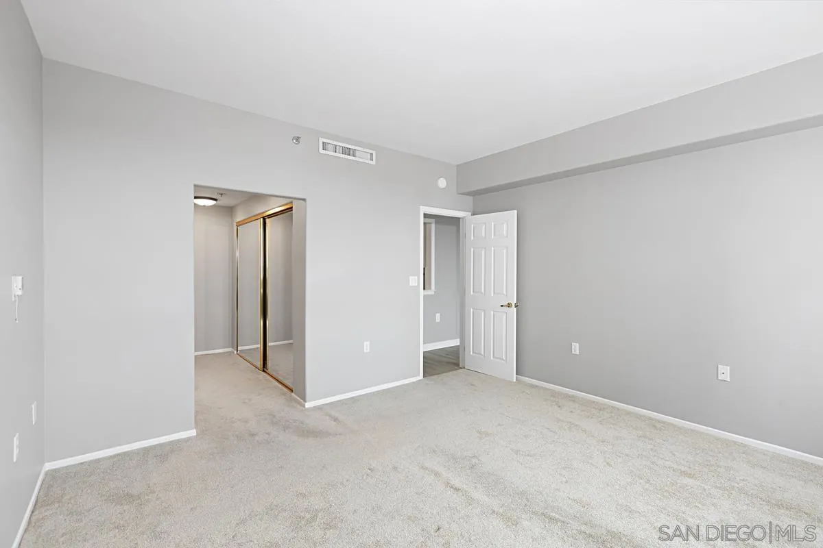 https://cdn.realtyfeed.com/cdn/127/250033526/91299641c018d4fa9ff5d79339f7e20e.webp