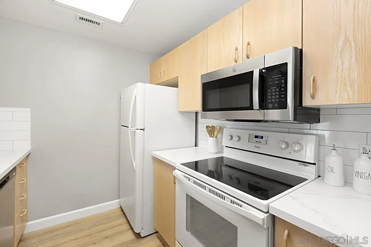 https://cdn.realtyfeed.com/cdn/127/250033526/ae755c98aaa058779507a96535fa0254.webp