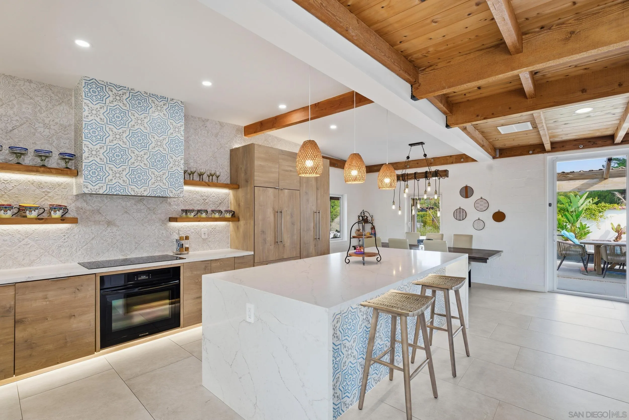 https://cdn.realtyfeed.com/cdn/127/250033529/2c266e8ce59c169695583d32fcb91279.webp