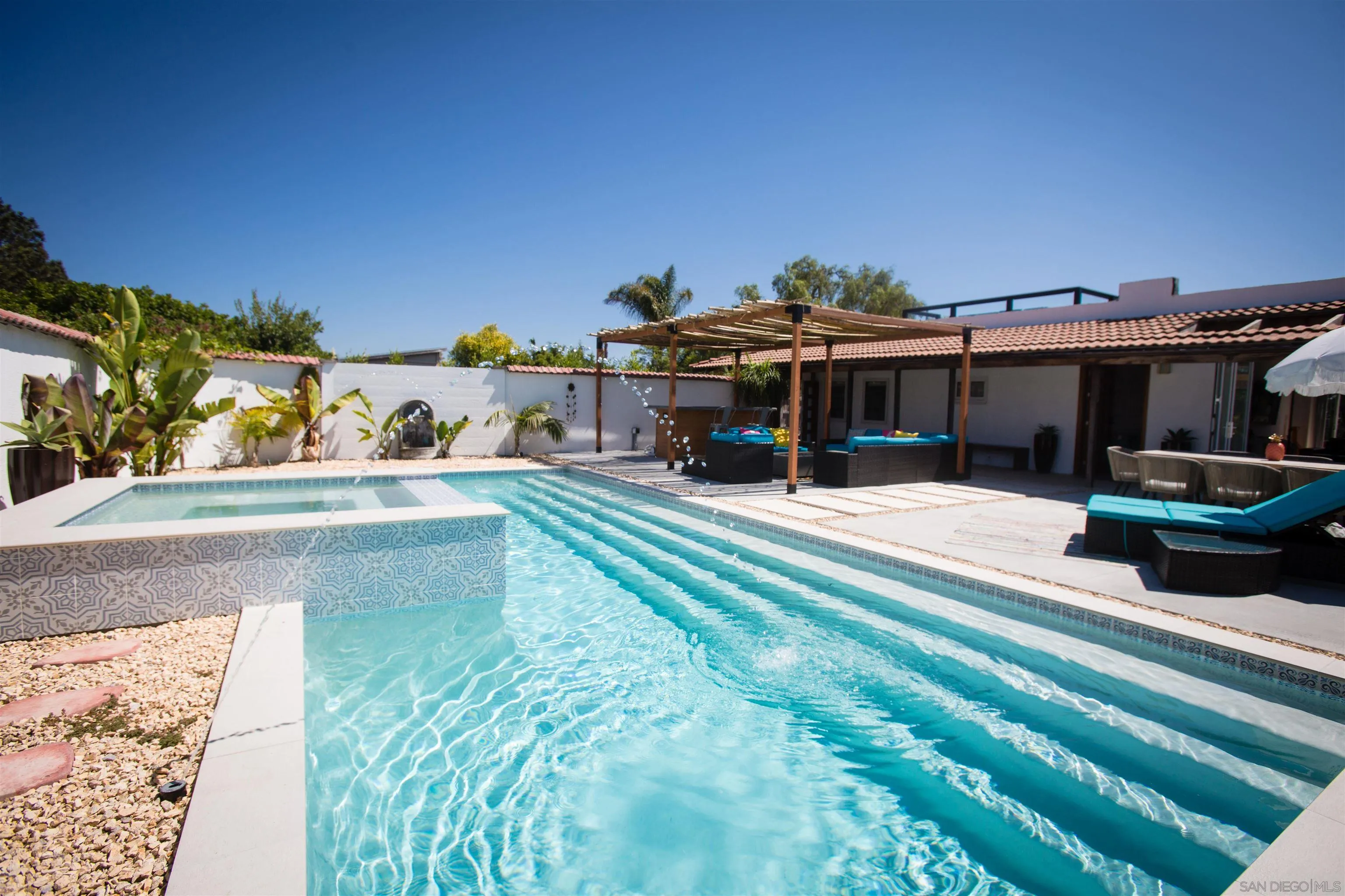 https://cdn.realtyfeed.com/cdn/127/250033529/c620419ad9768148c44ed58757b288b2.webp