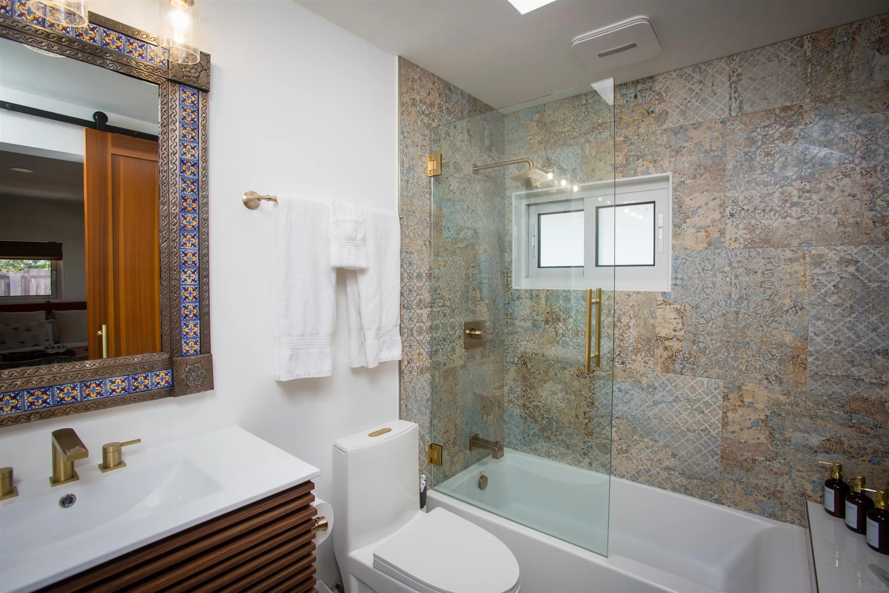 https://cdn.realtyfeed.com/cdn/127/250033529/ca318a96f08edc9521f7ca0934bbfaa1.webp