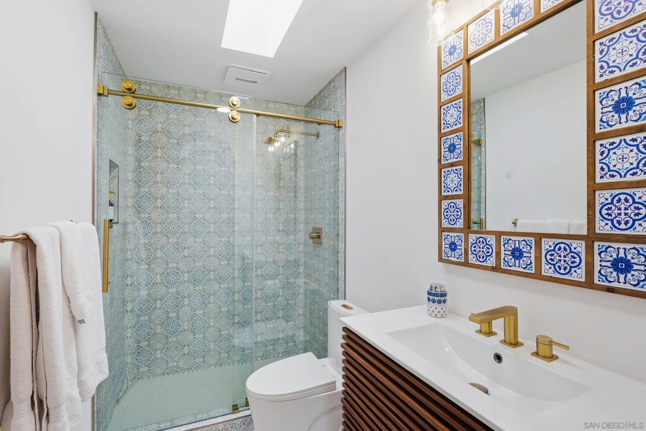https://cdn.realtyfeed.com/cdn/127/250033529/d3d88a69edc79ee3ac9f98f566c7e37c.webp
