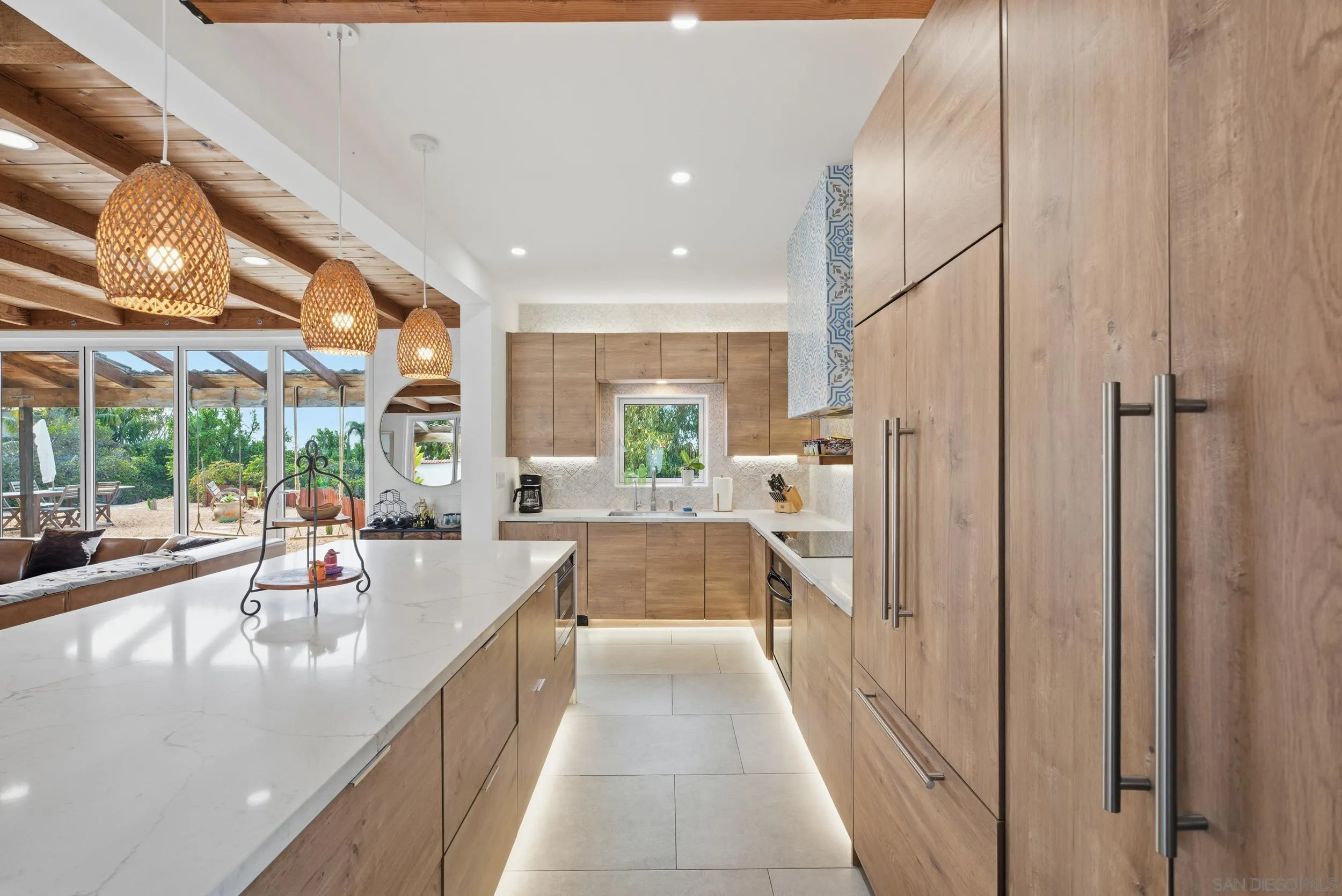 https://cdn.realtyfeed.com/cdn/127/250033529/dab14a5bd7ea4af22069f6cbecc4984c.webp