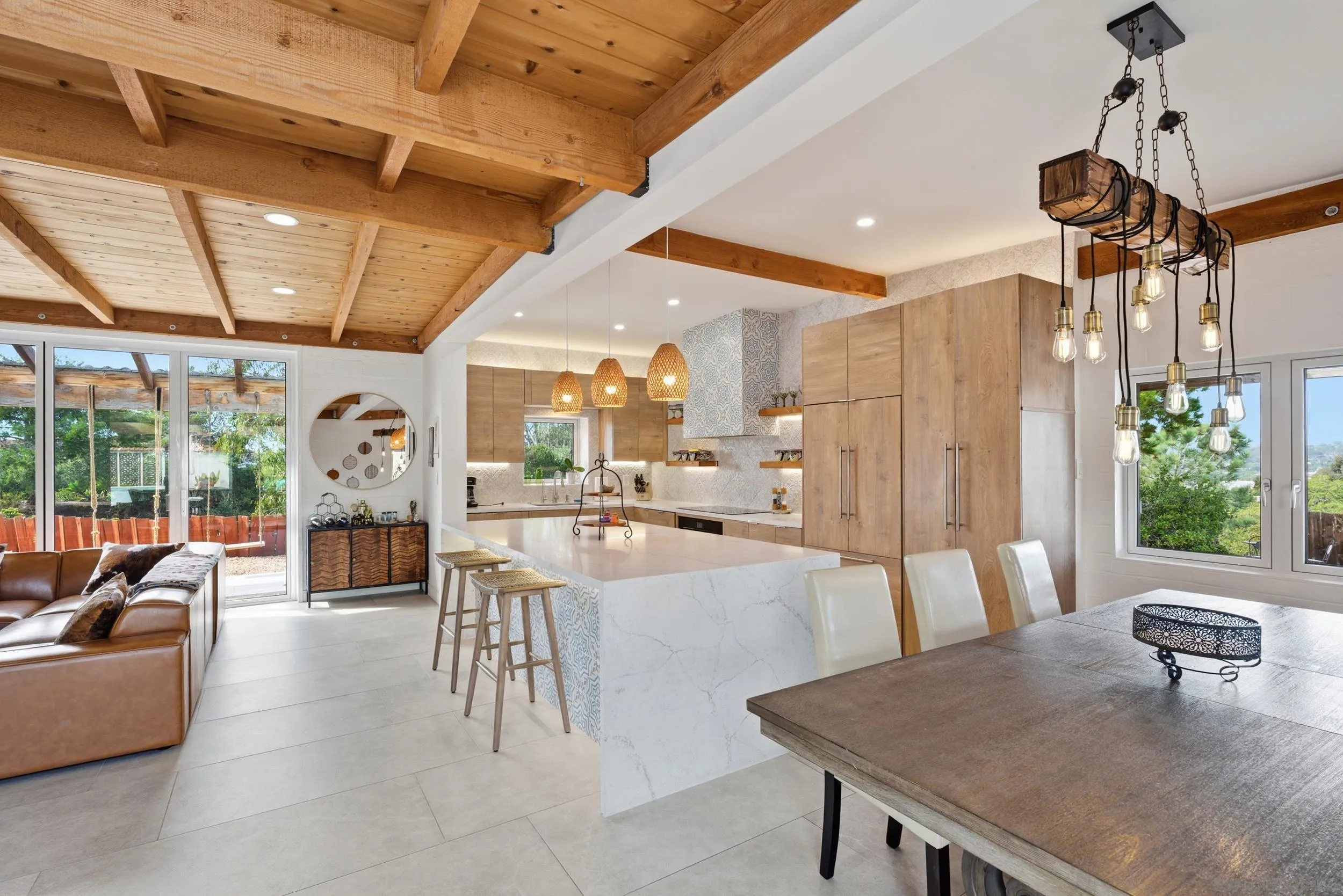 https://cdn.realtyfeed.com/cdn/127/250033529/dc0dfcfe18d19977725cf6658fa7184c.webp