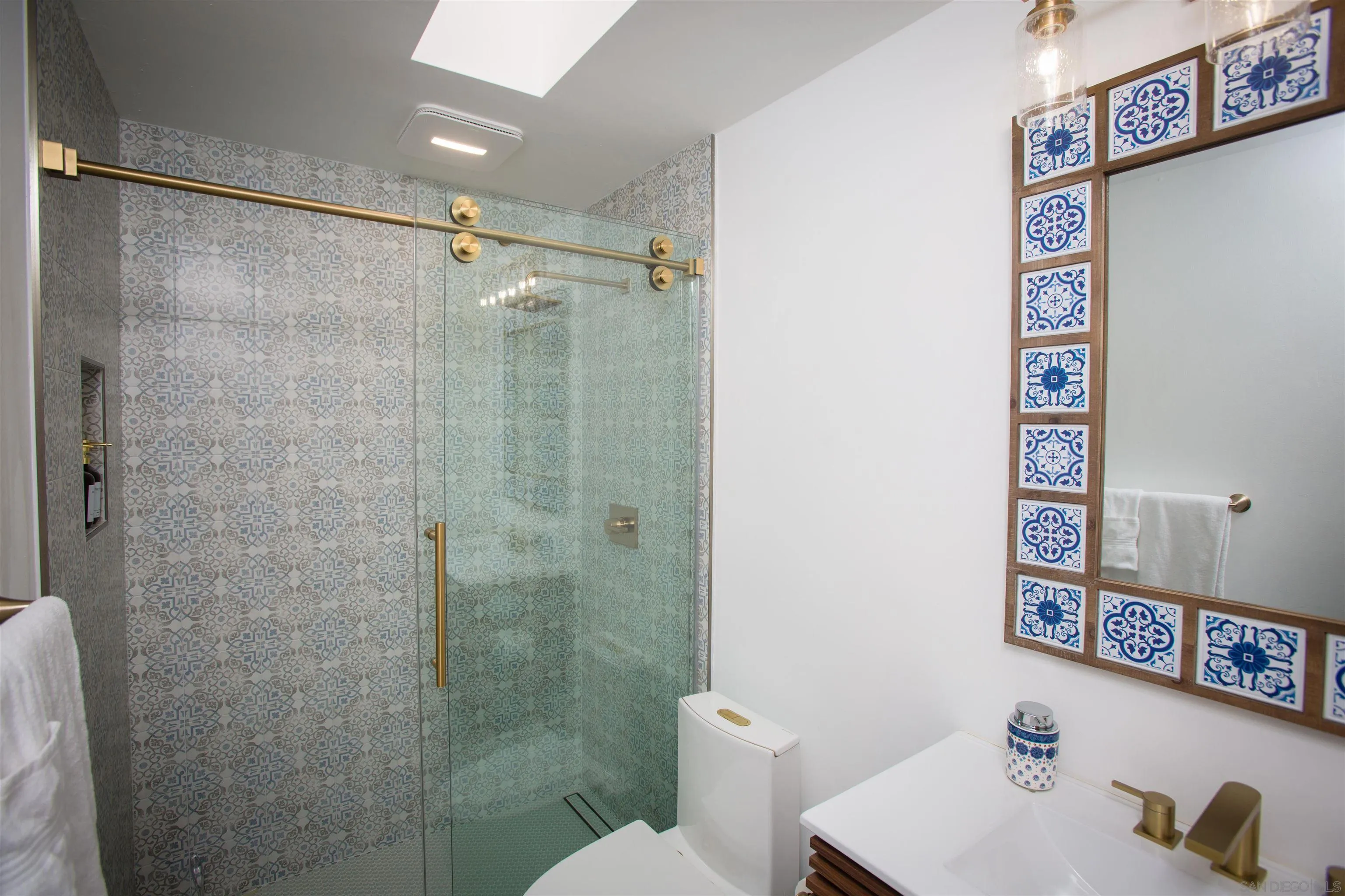 https://cdn.realtyfeed.com/cdn/127/250033529/f7059efcaf043751ea77216d91c6e8e1.webp