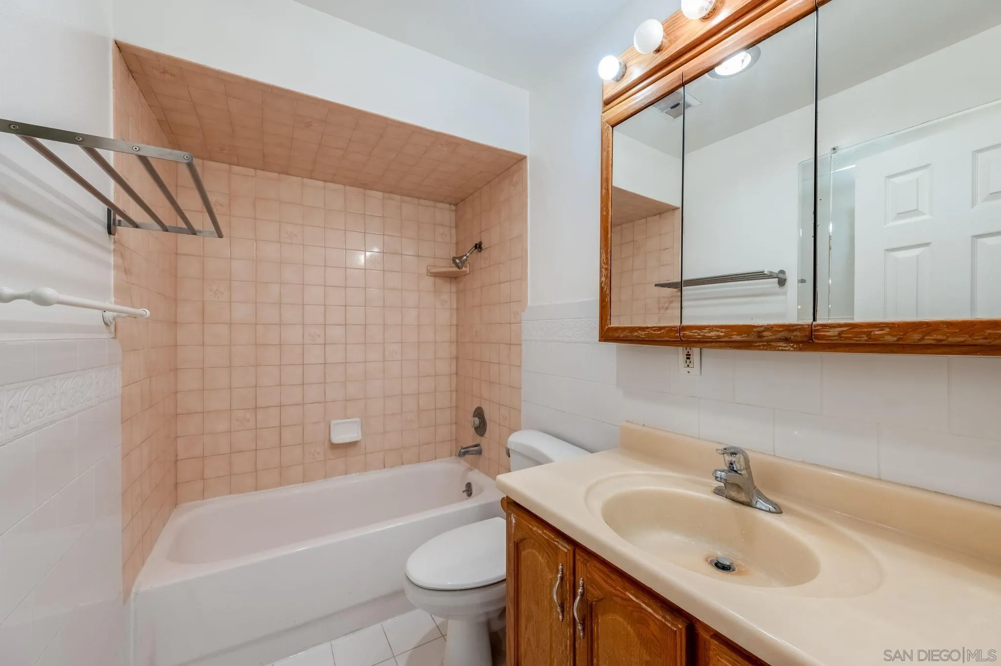 Photo #19: 250033540 Listing: Photo #19