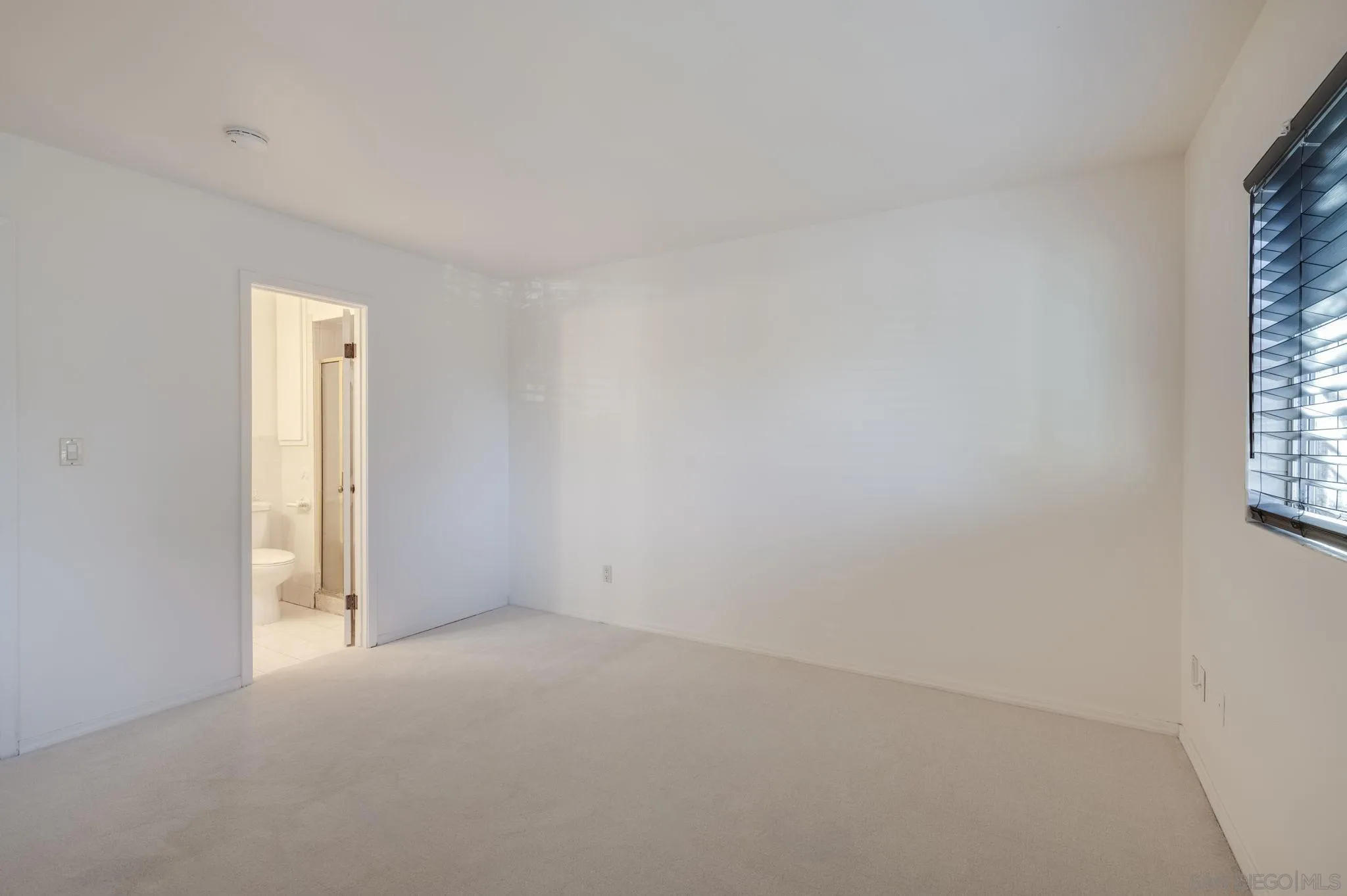 Photo #11: 250033540 Listing: Photo #11