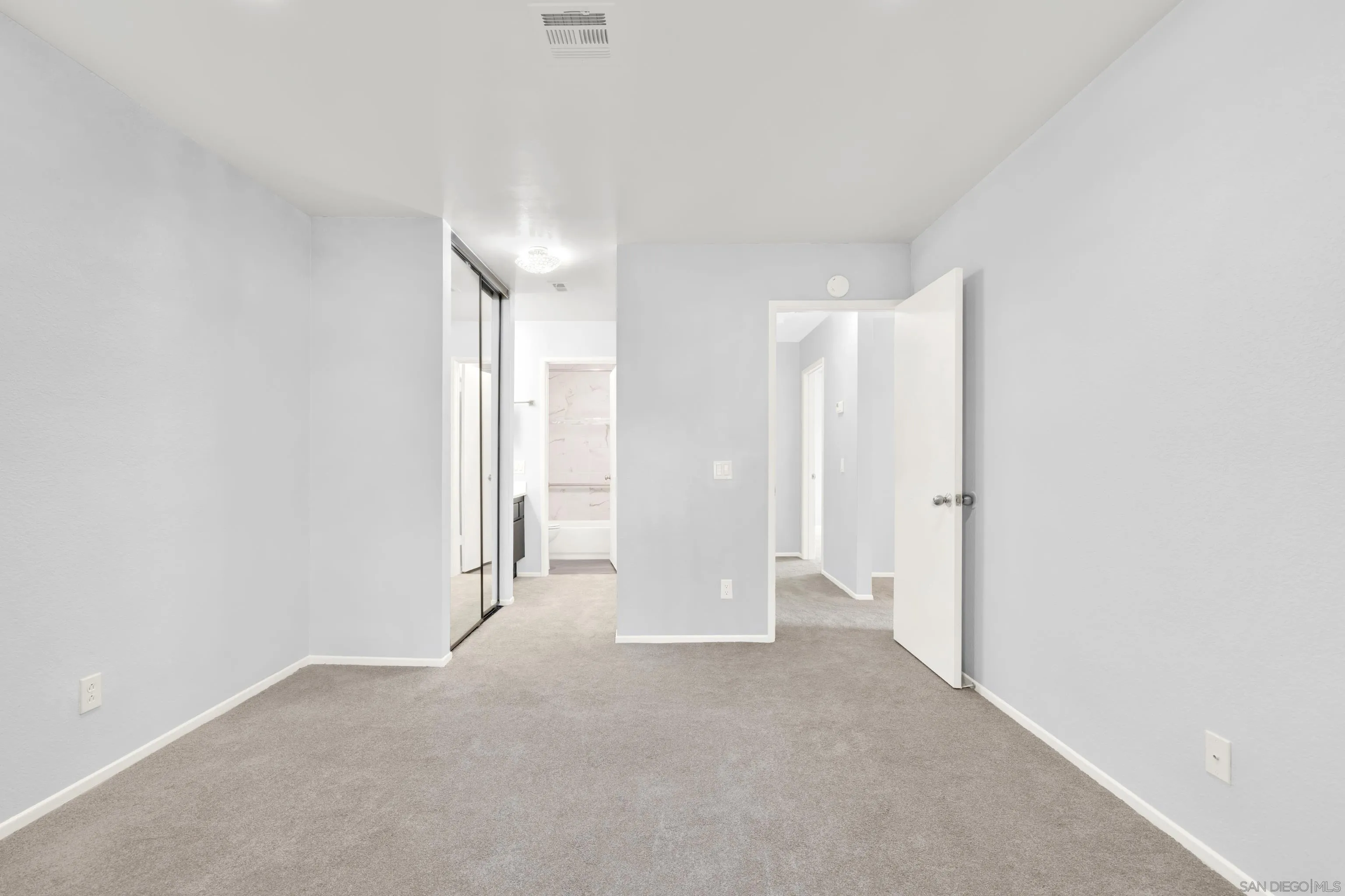 Photo #15: 250033545 Listing: Photo #15