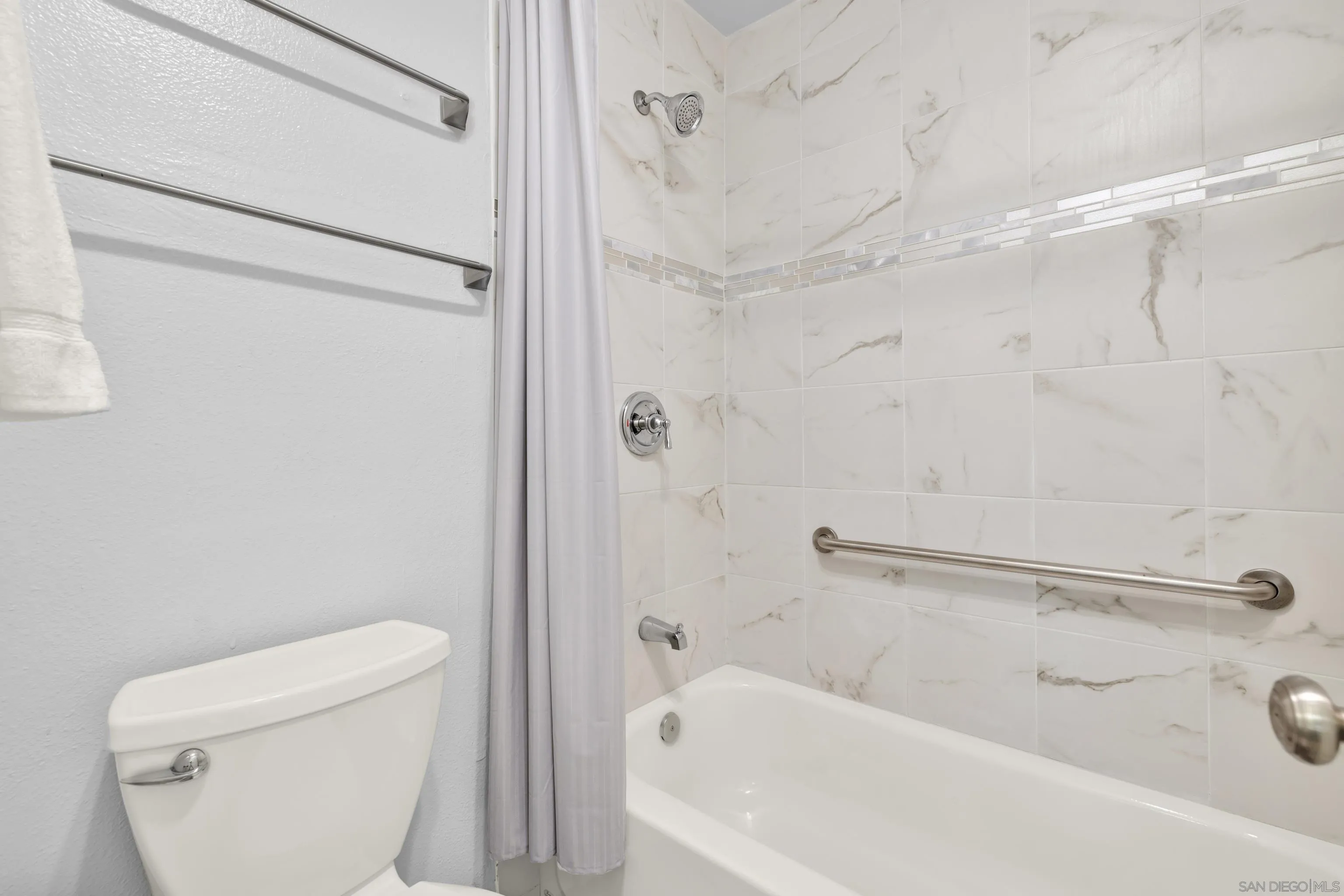 Photo #18: 250033545 Listing: Photo #18