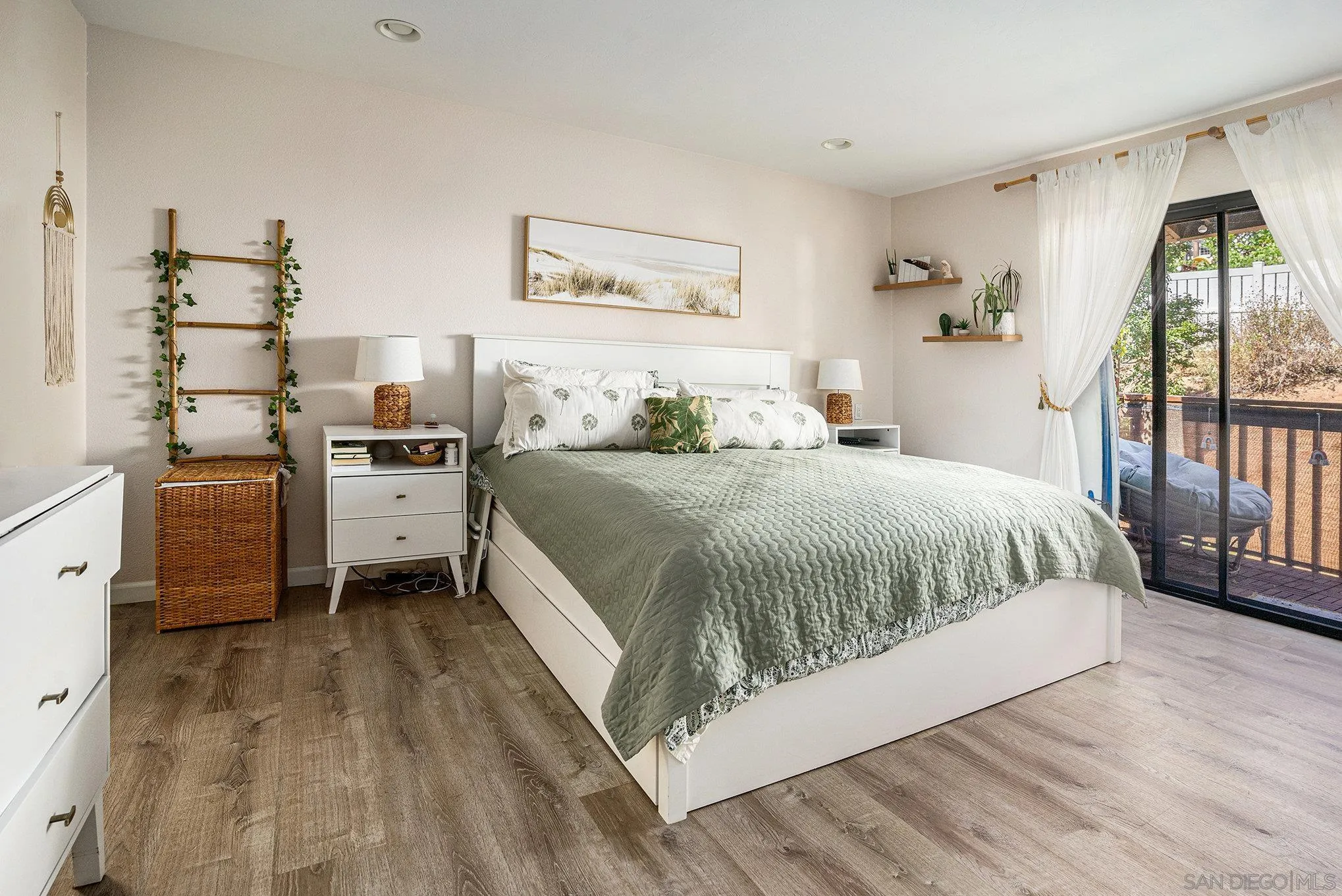 Photo #8: 250033549 Listing: Photo #8