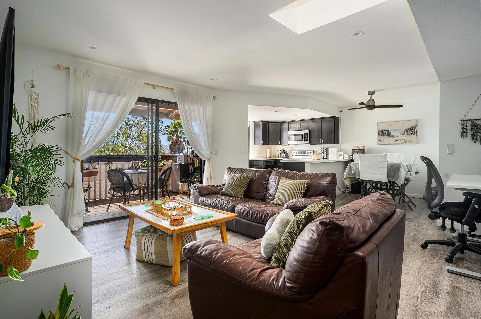 Photo #2: 250033549 Listing 