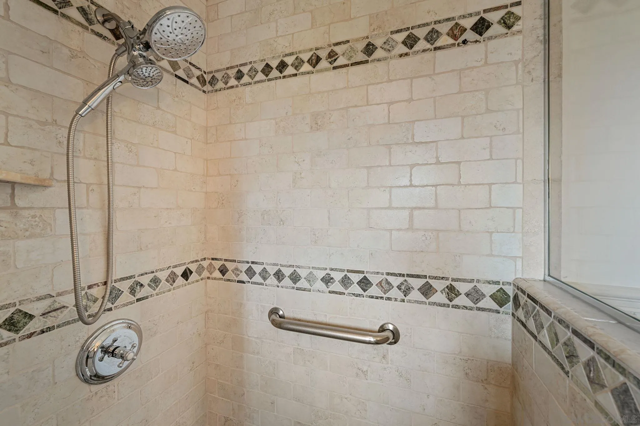 Photo #25: 250033550 Listing: Photo #25