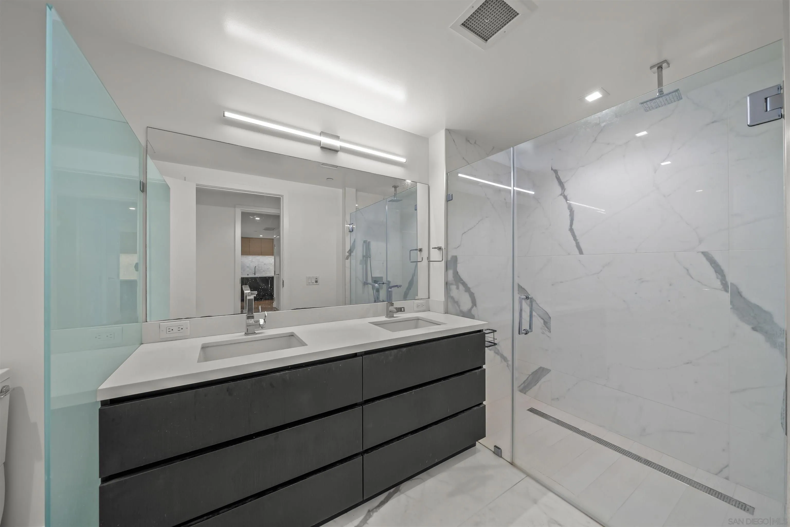Photo #16: 250033552 Listing: Photo #16
