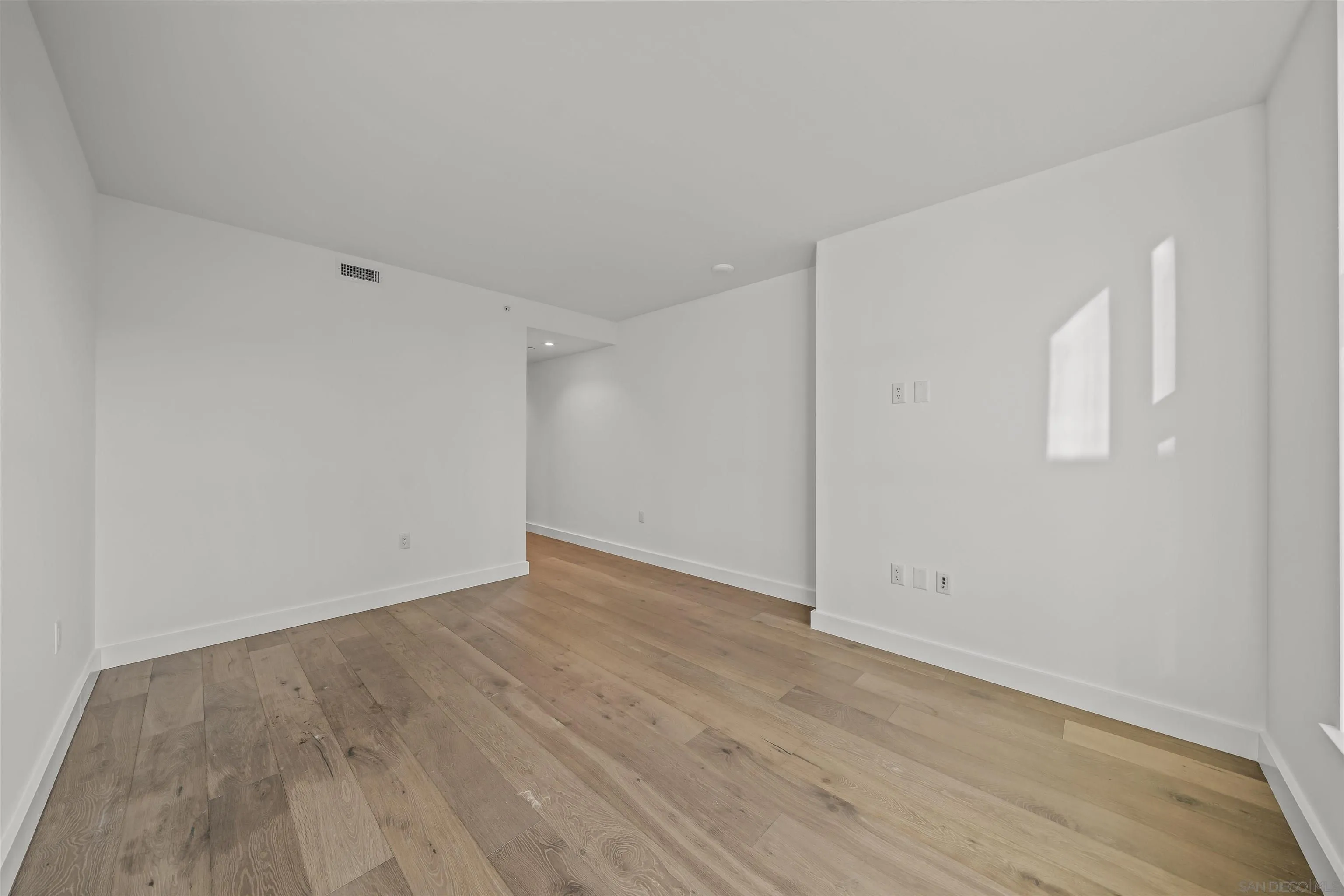 Photo #15: 250033552 Listing: Photo #15
