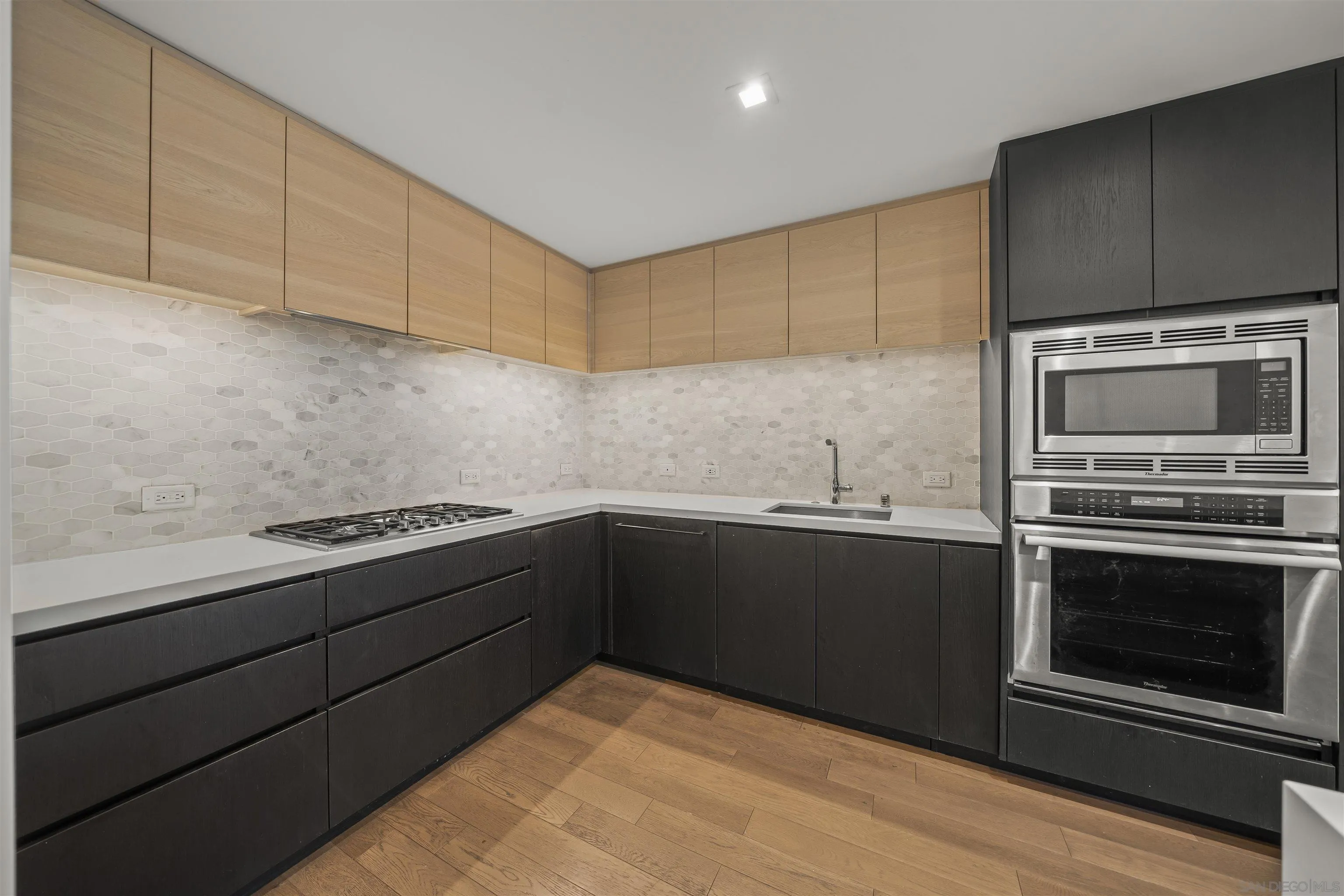 Photo #5: 250033552 Listing 