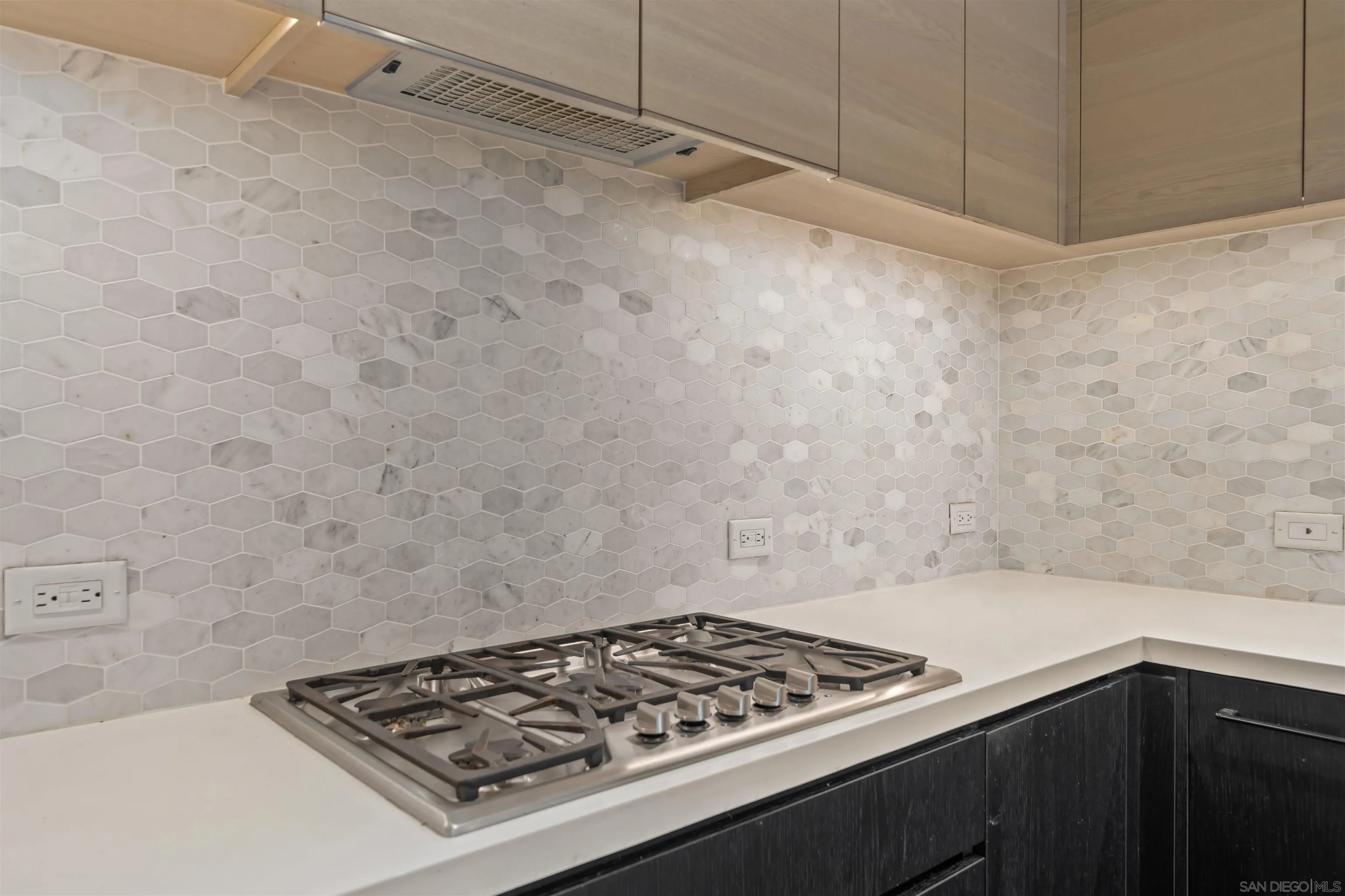 Photo #6: 250033552 Listing 