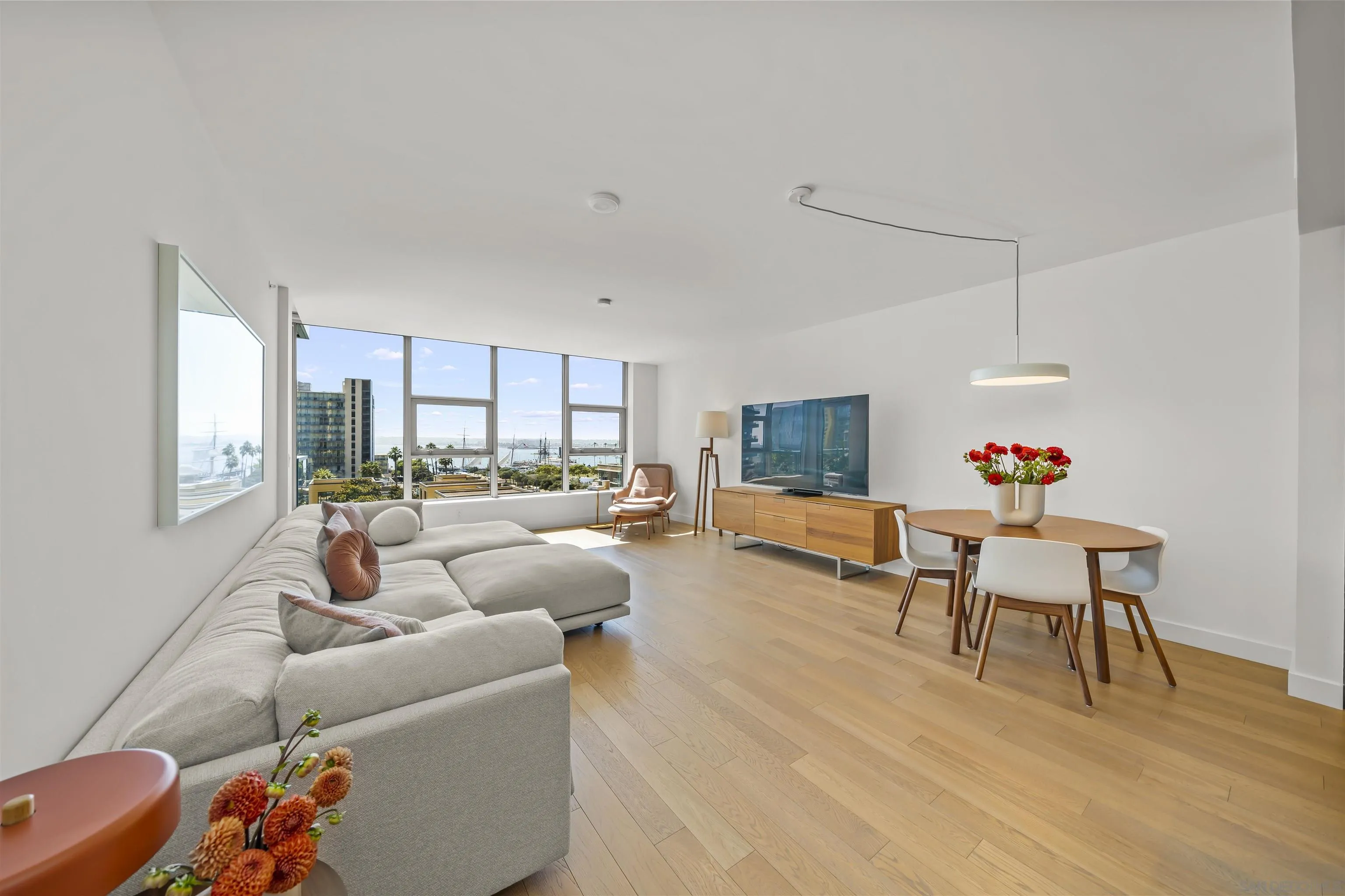 Photo #12: 250033553 Listing: Photo #12