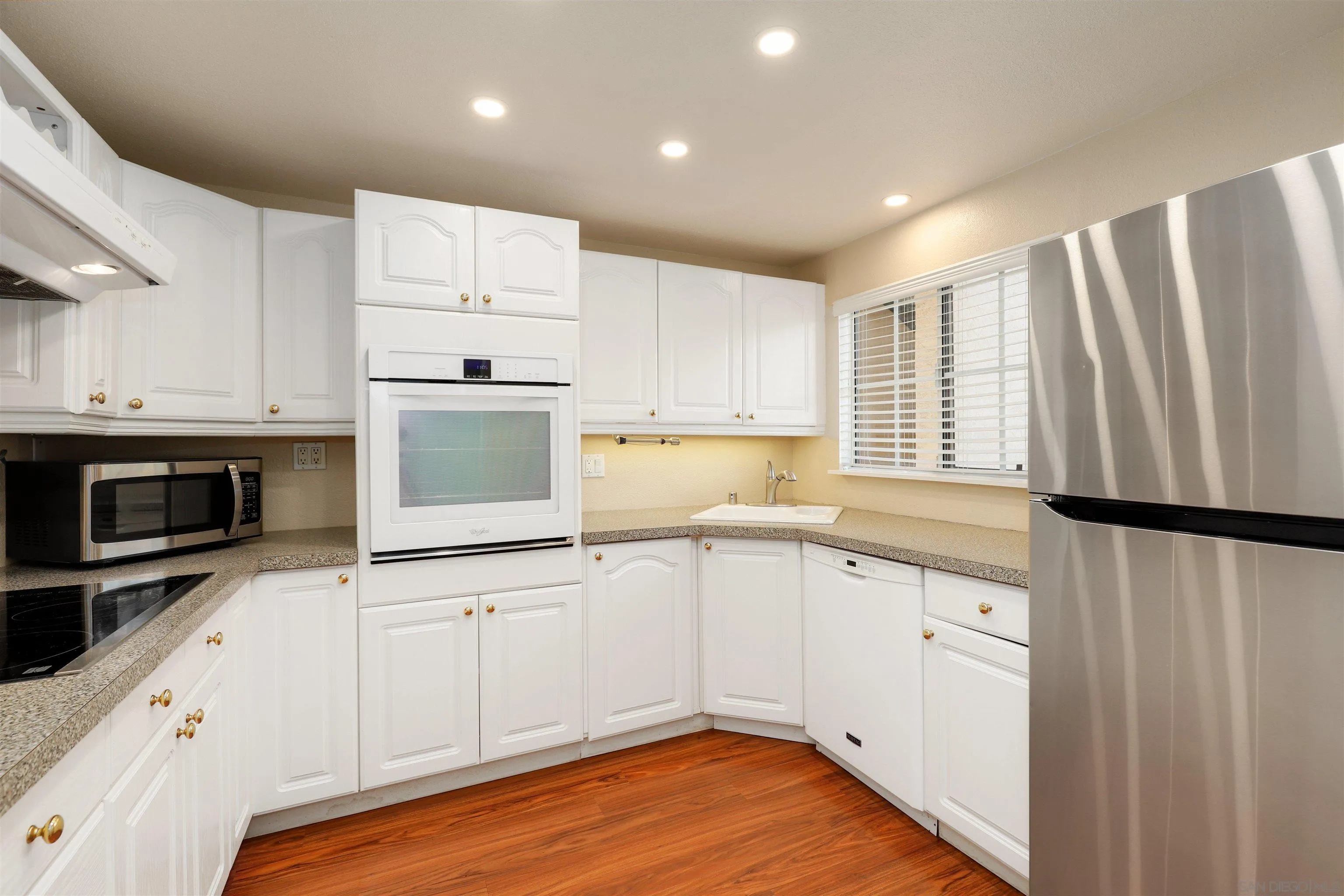 Photo #4: 250033554 Listing 